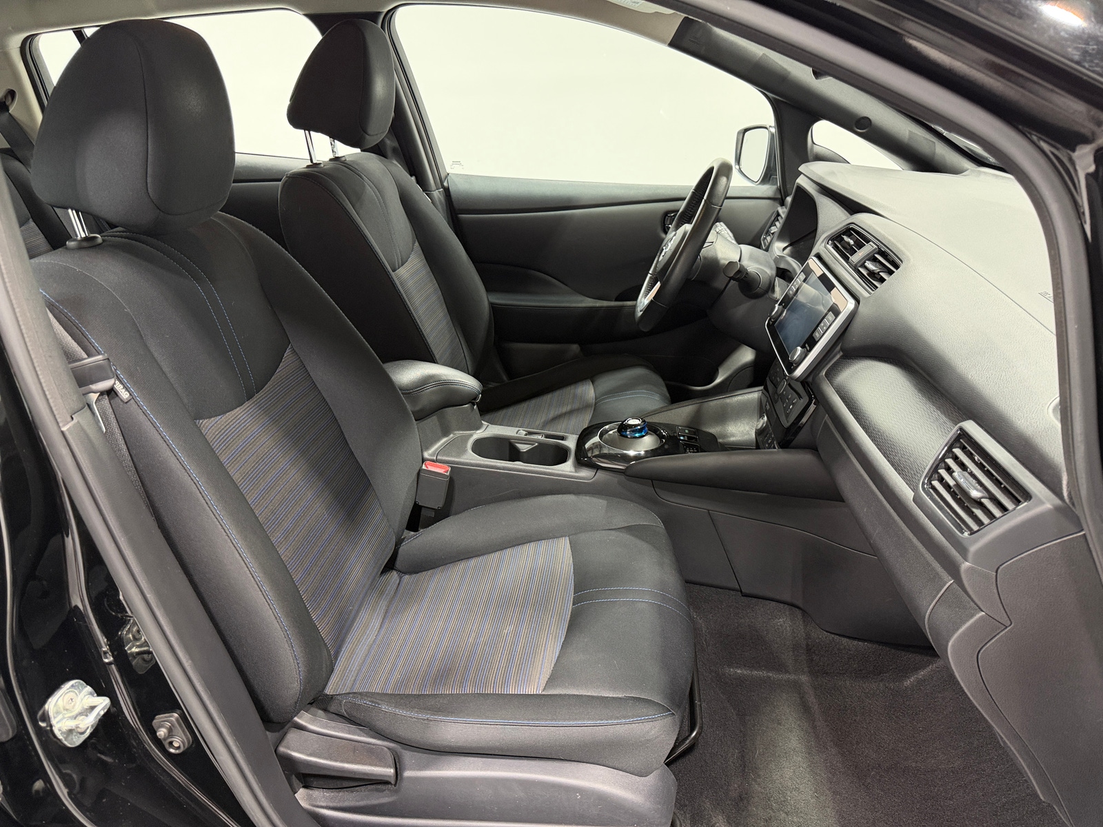 Thumbnail: 2020 Nissan Leaf - 2