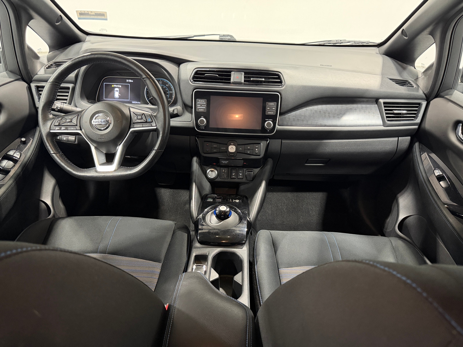 Thumbnail: 2020 Nissan Leaf - 3