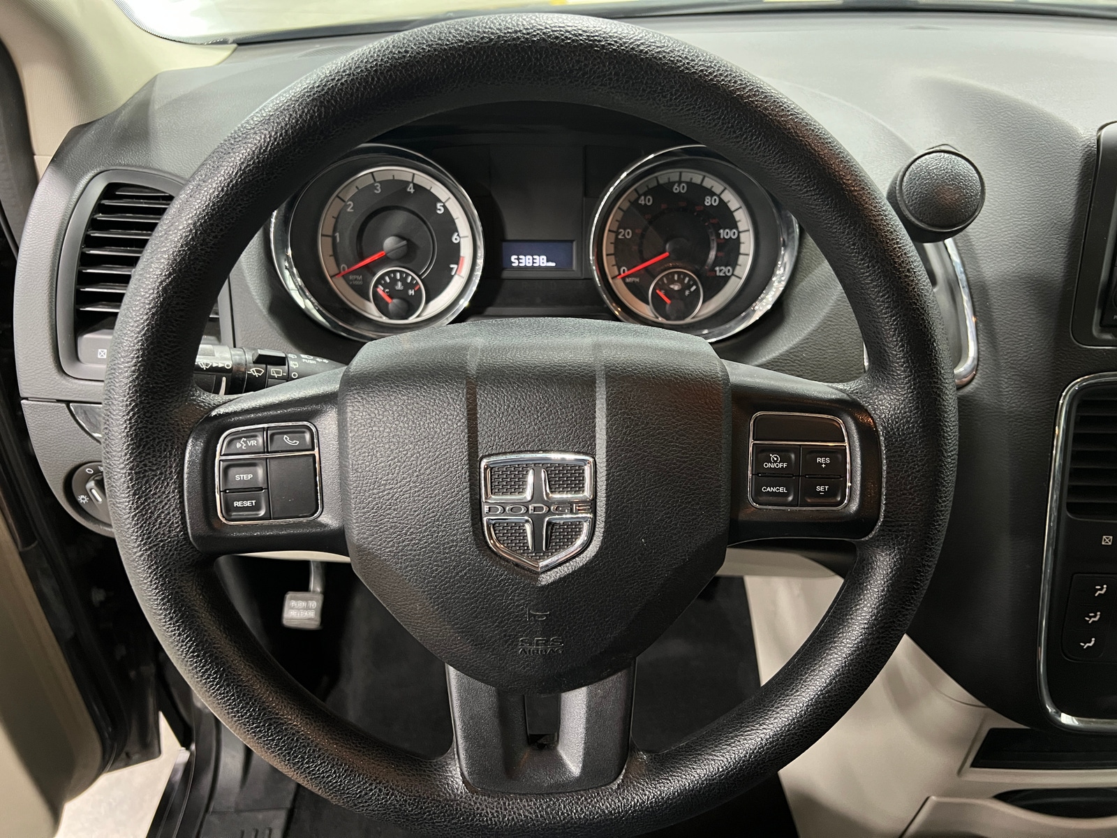Thumbnail: 2018 Dodge Grand Caravan - 5