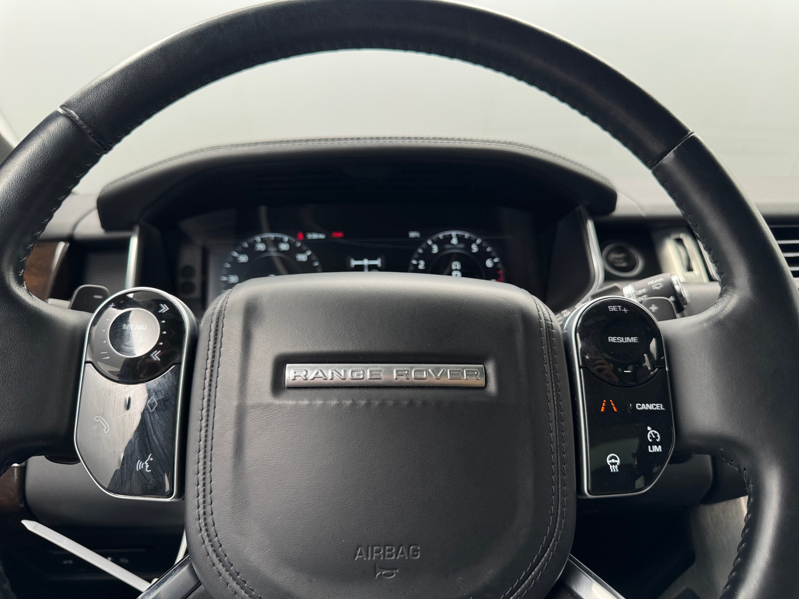 Thumbnail: 2022 Land Rover Range Rover - 4