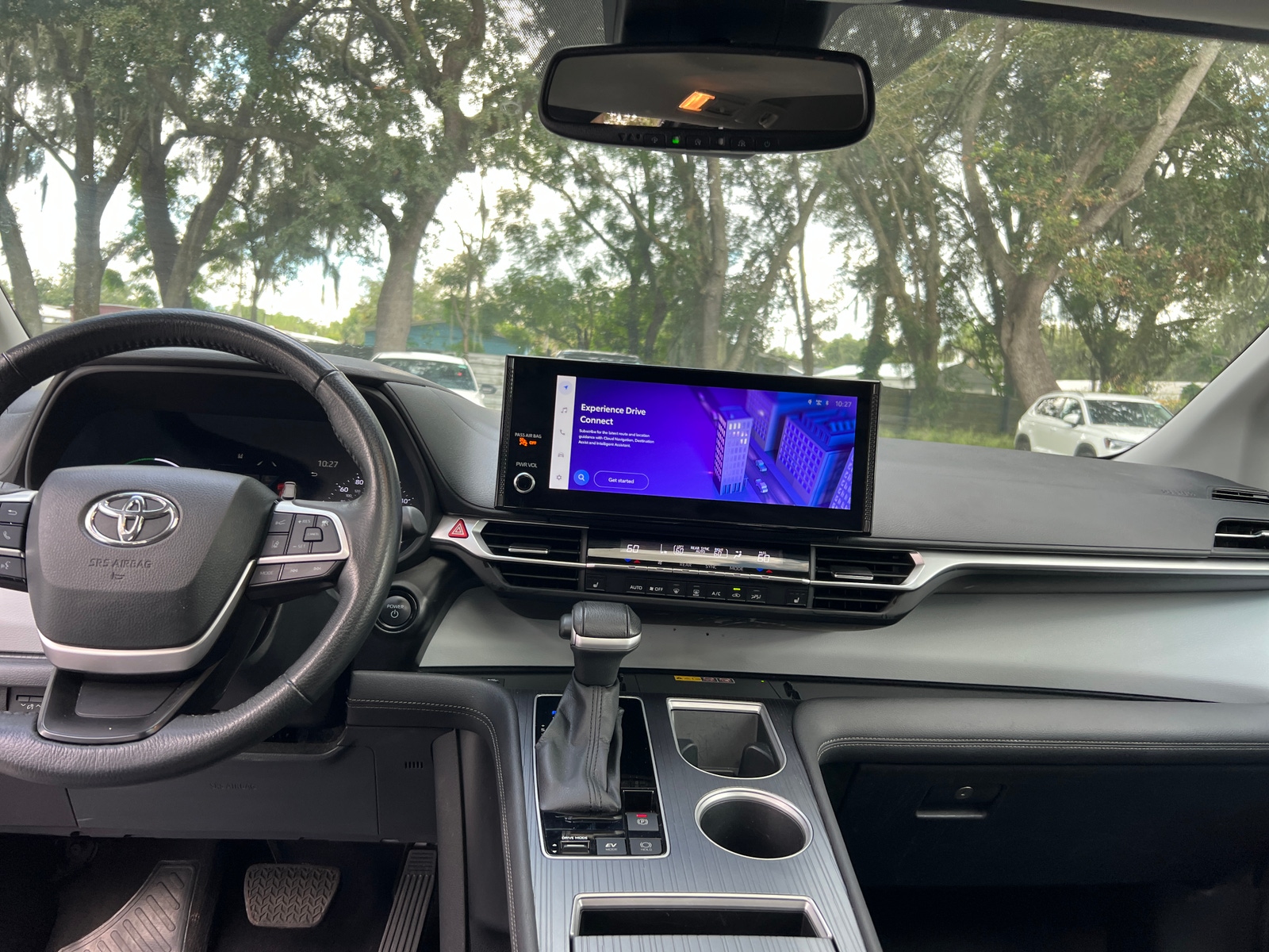 Thumbnail: 2025 Toyota Sienna - 3