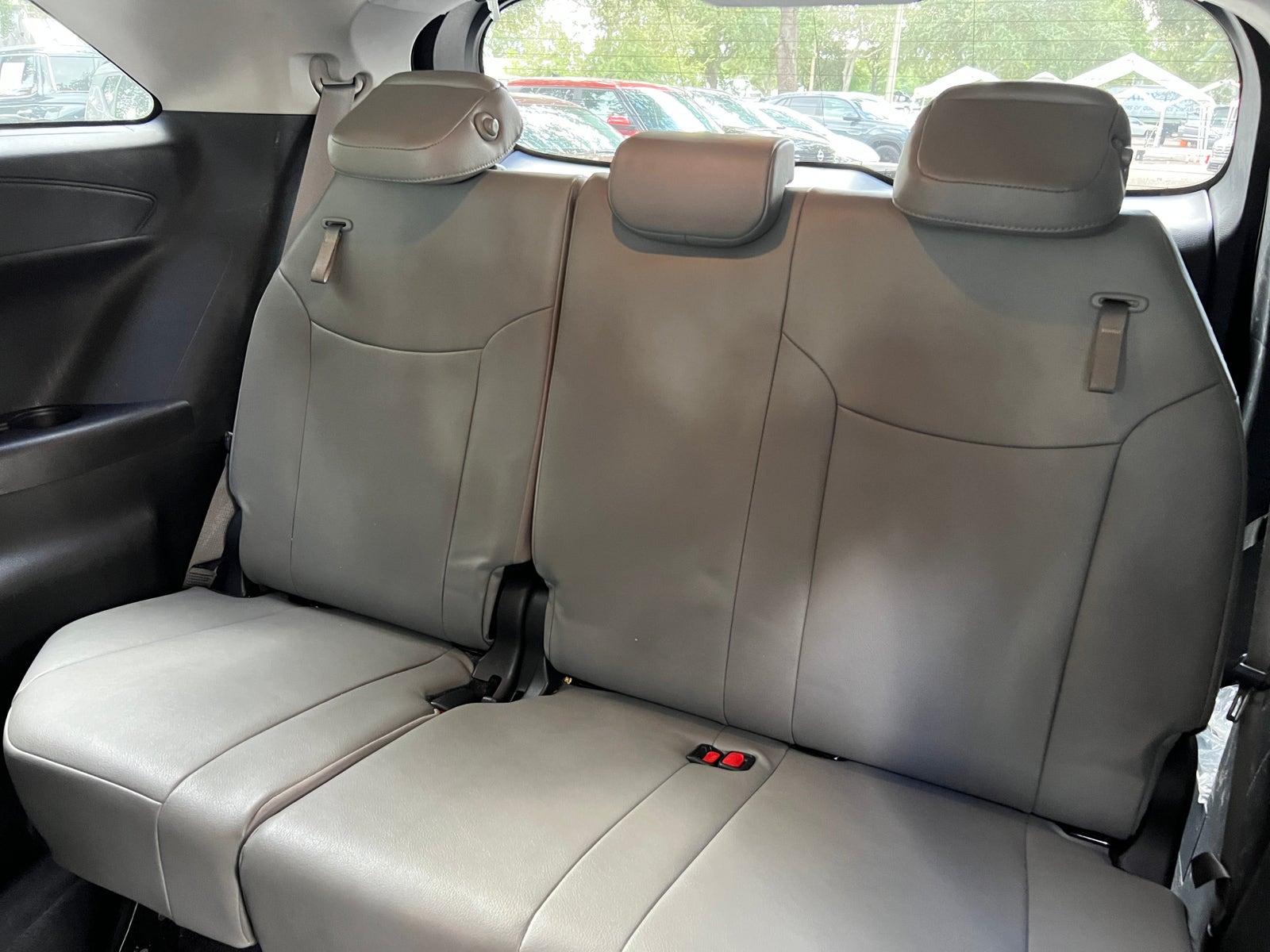 Thumbnail: 2025 Toyota Sienna - 6