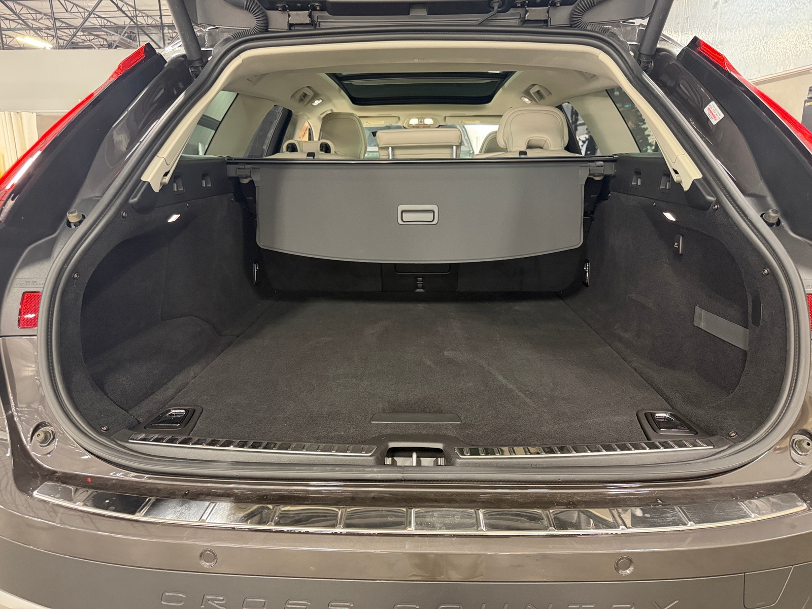 Thumbnail: 2025 Volvo V90 - 6