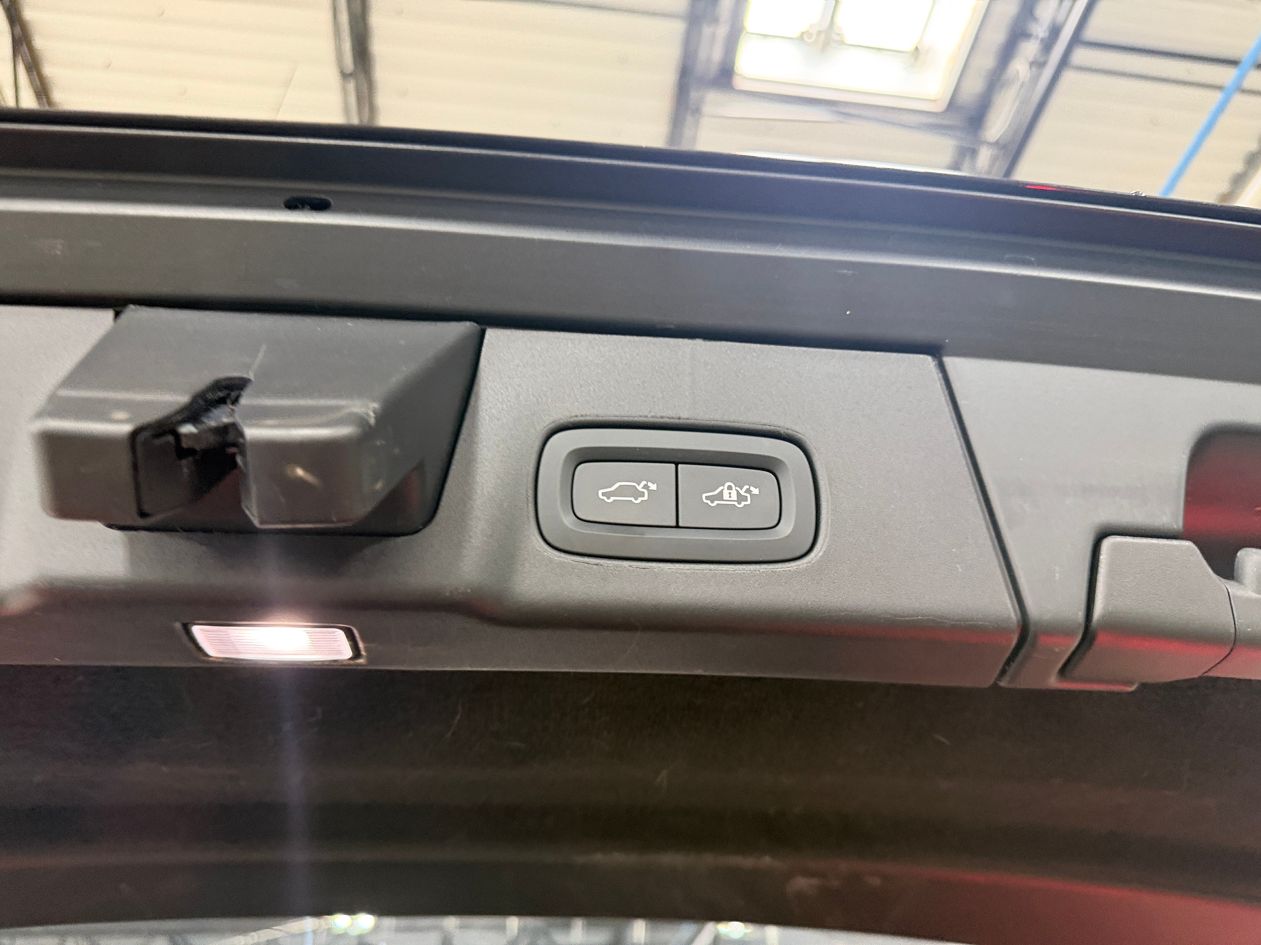 2025 Volvo V90 Cross Country Ultra