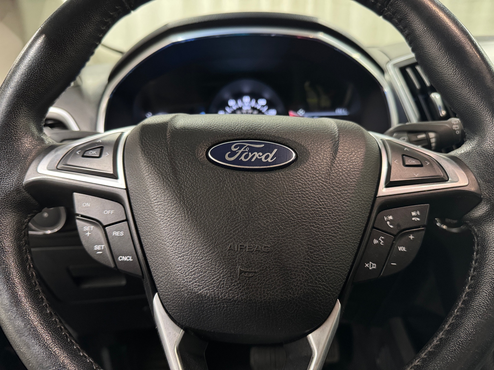 Thumbnail: 2016 Ford Edge - 4