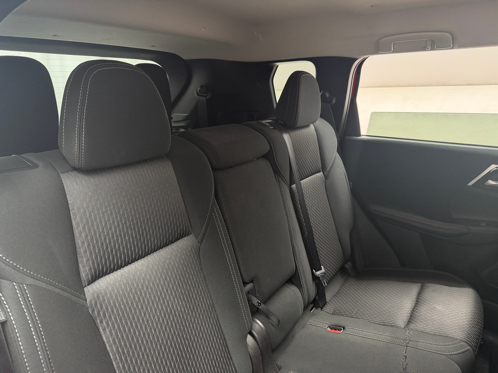 Thumbnail: 2024 Mitsubishi Outlander - 6