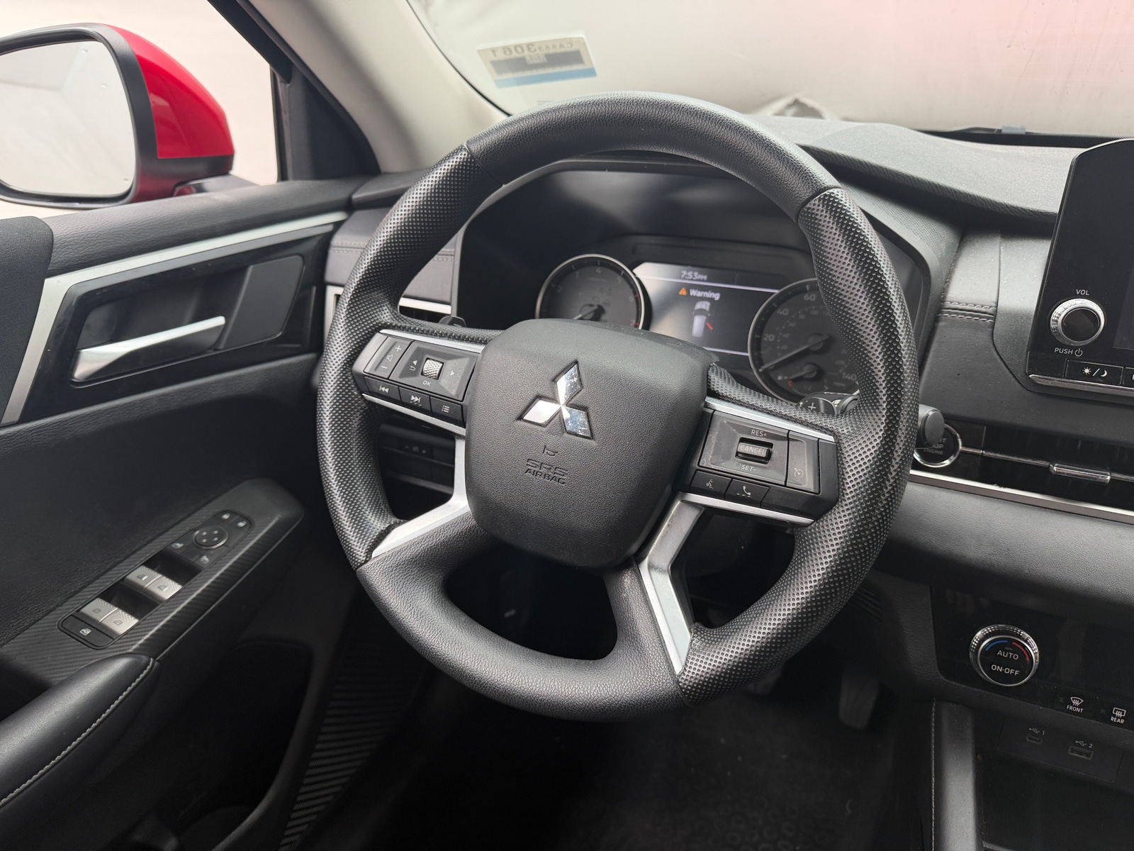 Thumbnail: 2024 Mitsubishi Outlander - 5