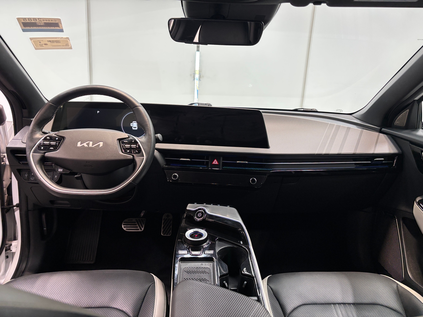 Thumbnail: 2022 Kia EV6 - 2