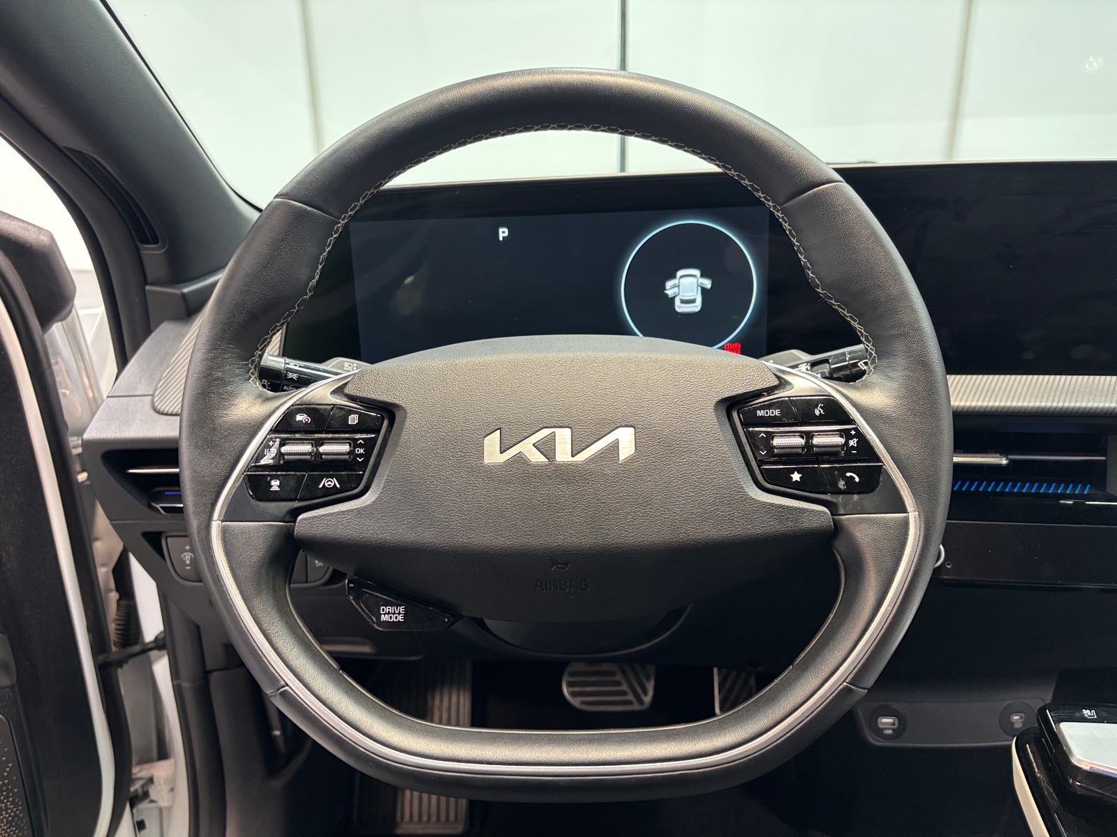 Thumbnail: 2022 Kia EV6 - 4