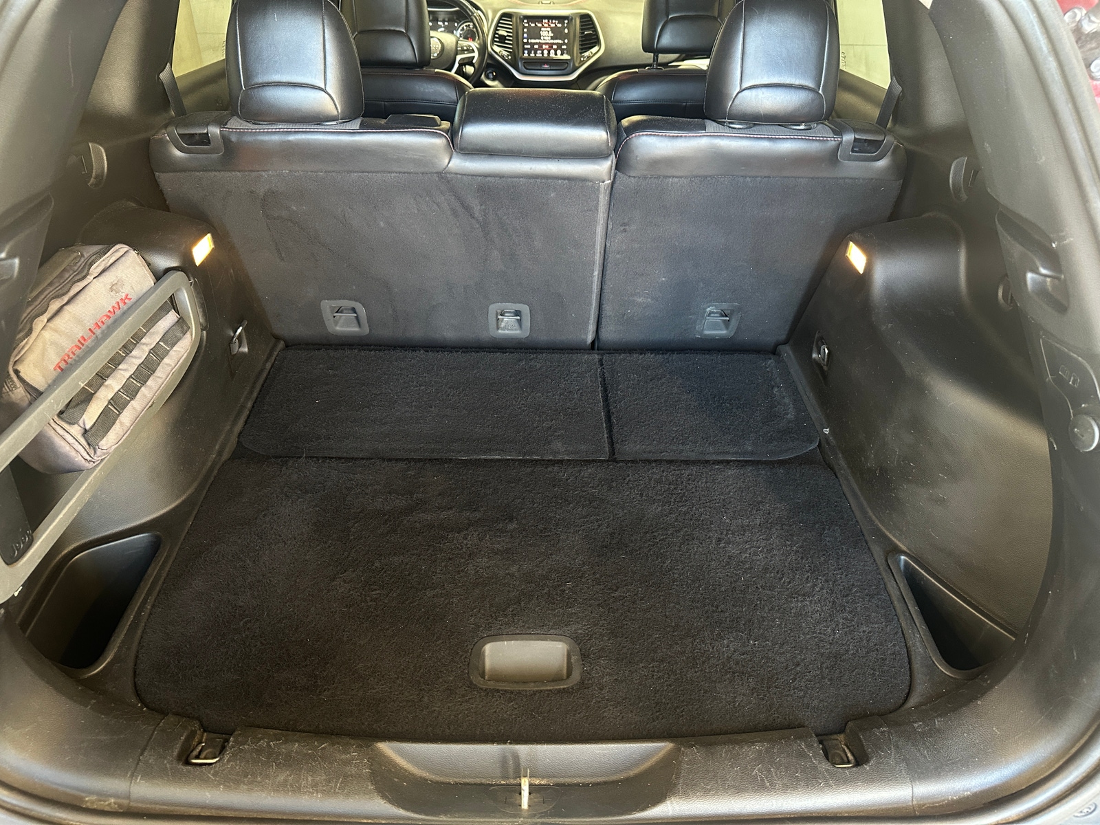 Thumbnail: 2016 Jeep Cherokee - 7