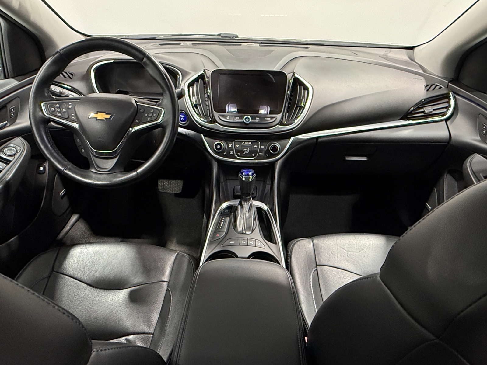 Thumbnail: 2017 Chevrolet Volt - 2