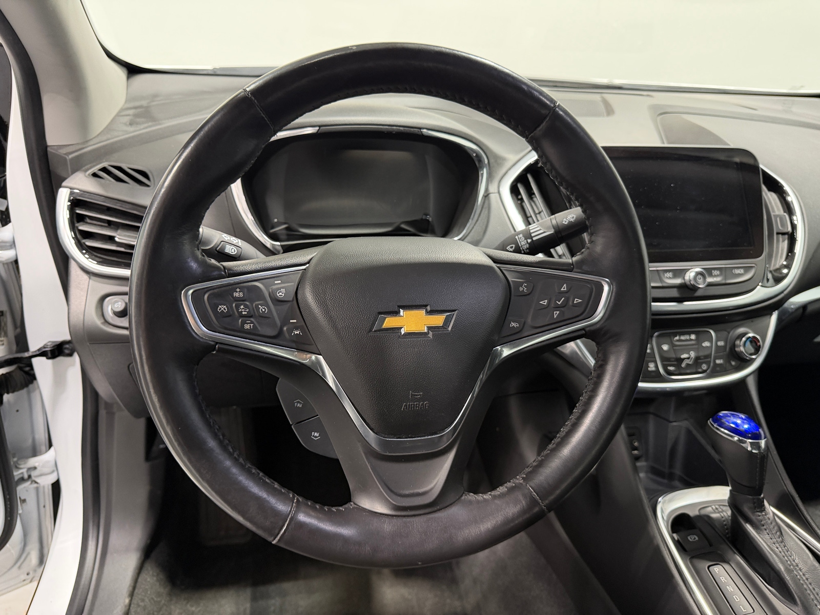 Thumbnail: 2017 Chevrolet Volt - 4