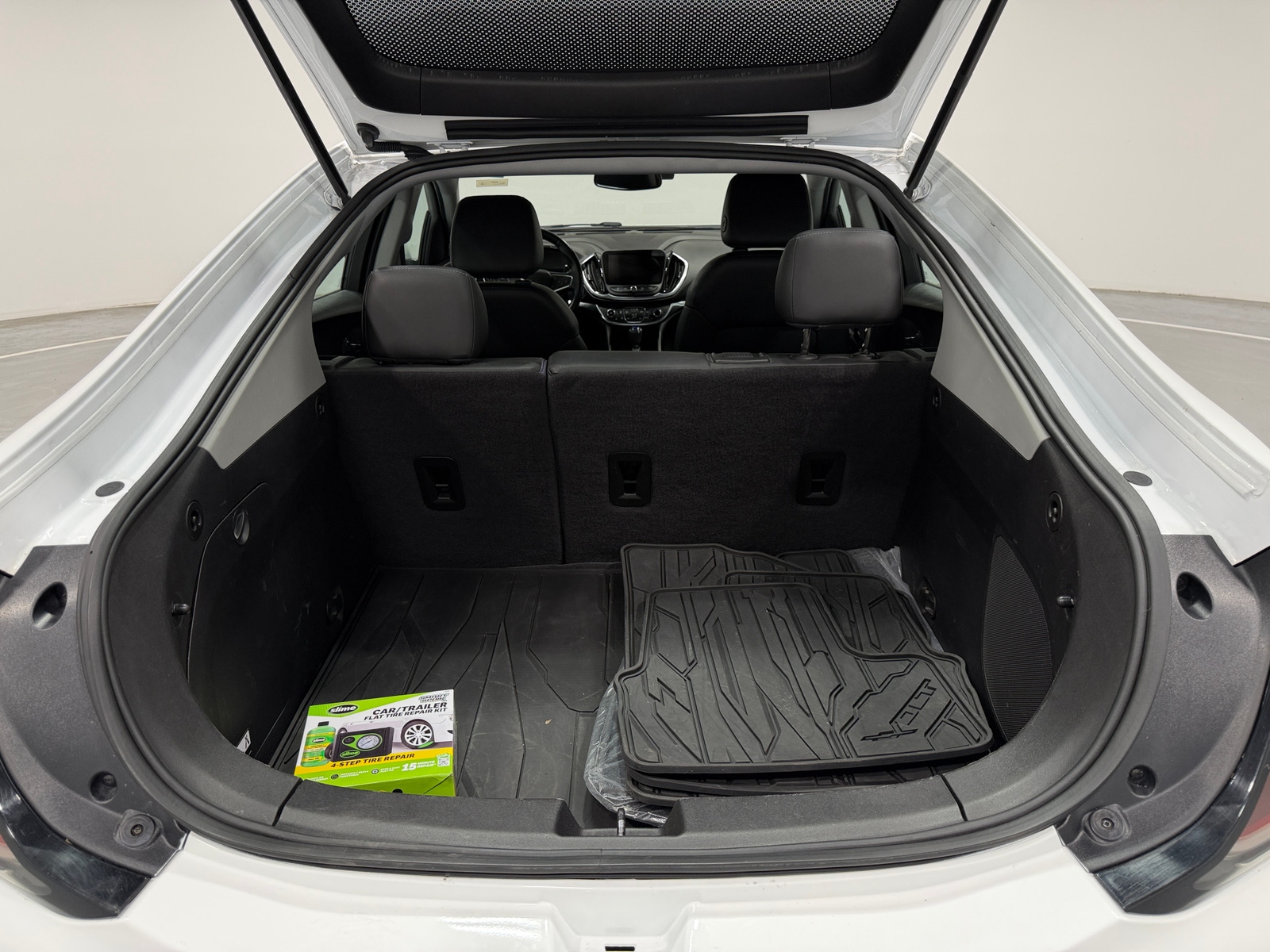 Thumbnail: 2017 Chevrolet Volt - 6