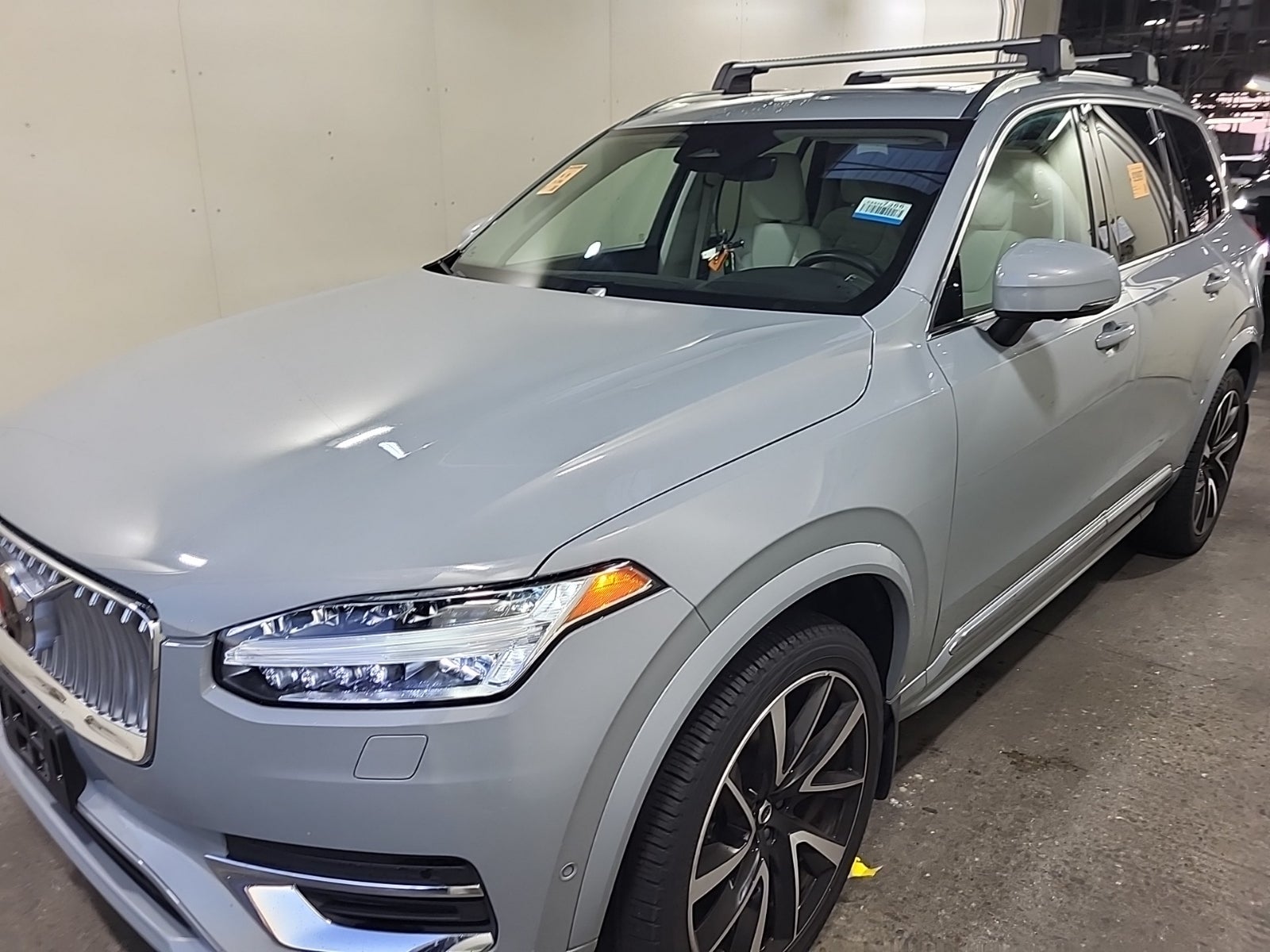 2024 Volvo XC90 Plus Bright Theme