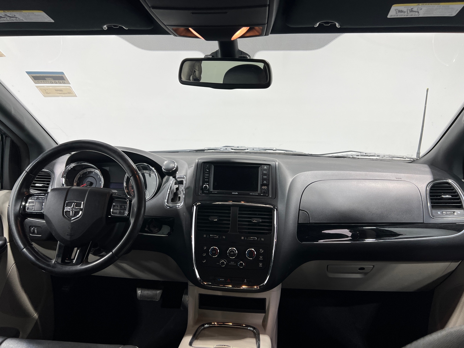 Thumbnail: 2019 Dodge Grand Caravan - 2