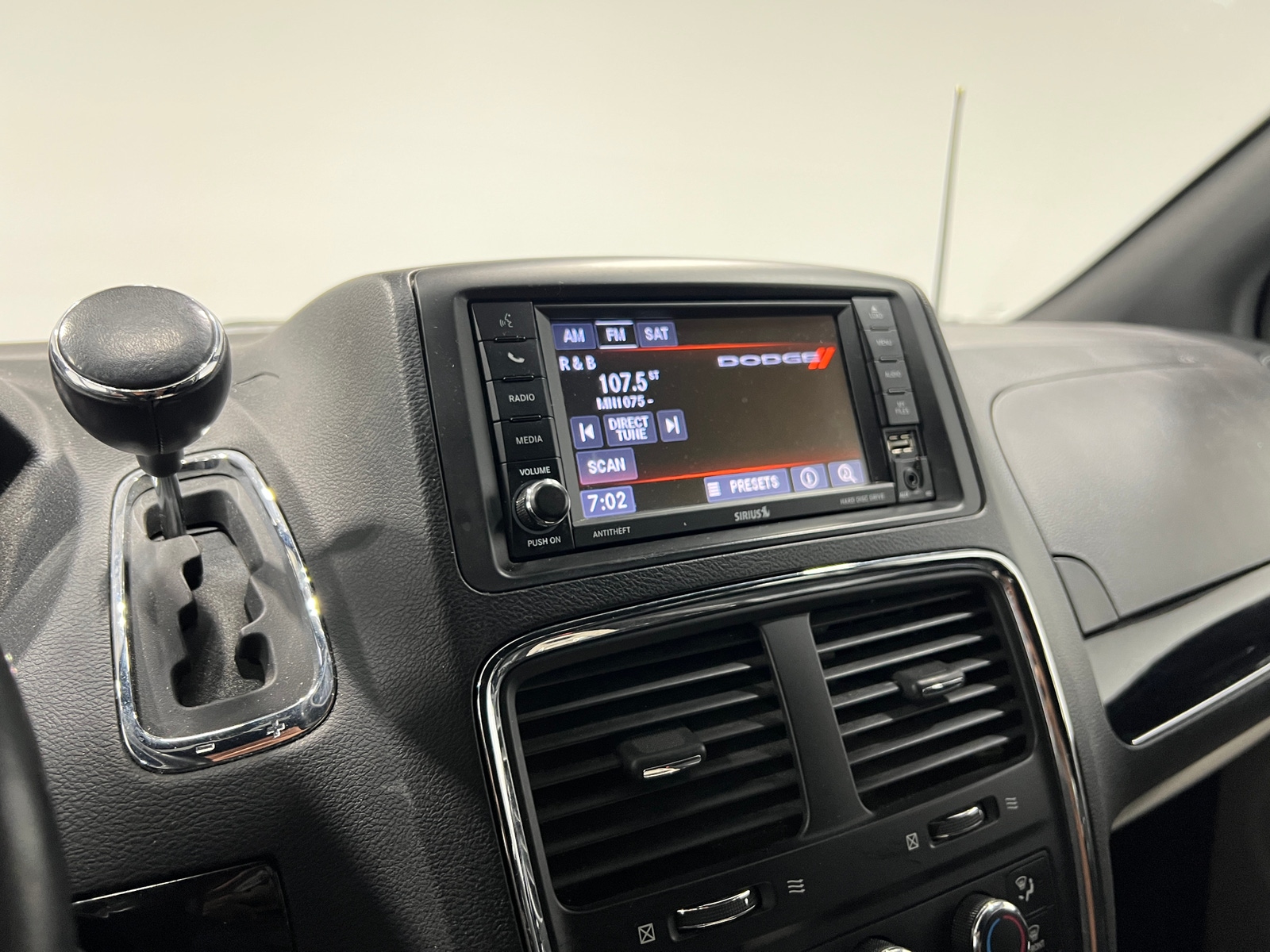 Thumbnail: 2019 Dodge Grand Caravan - 3