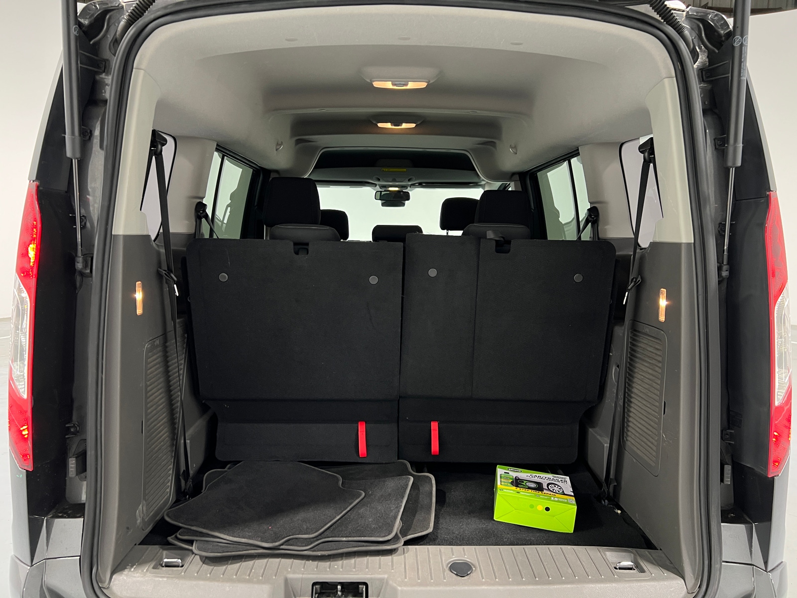 Thumbnail: 2019 Ford Transit Series - 7