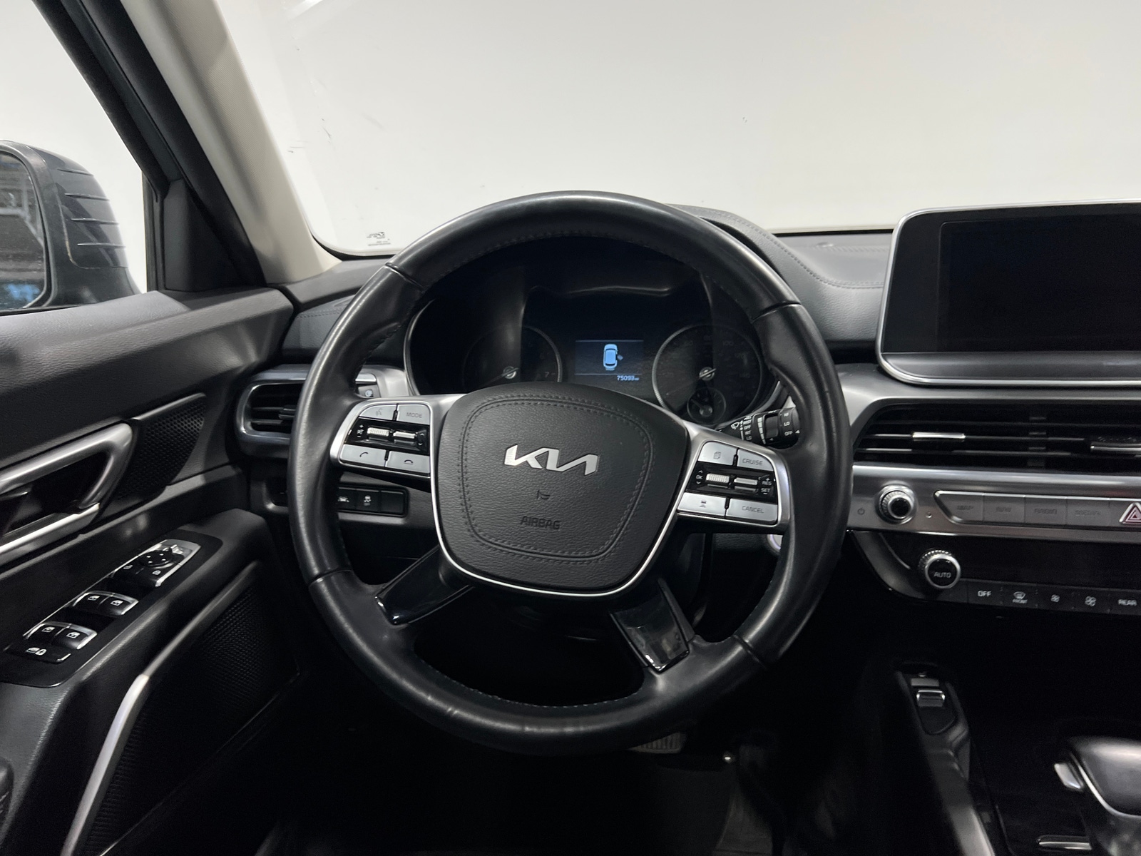 Thumbnail: 2022 Kia Telluride - 4