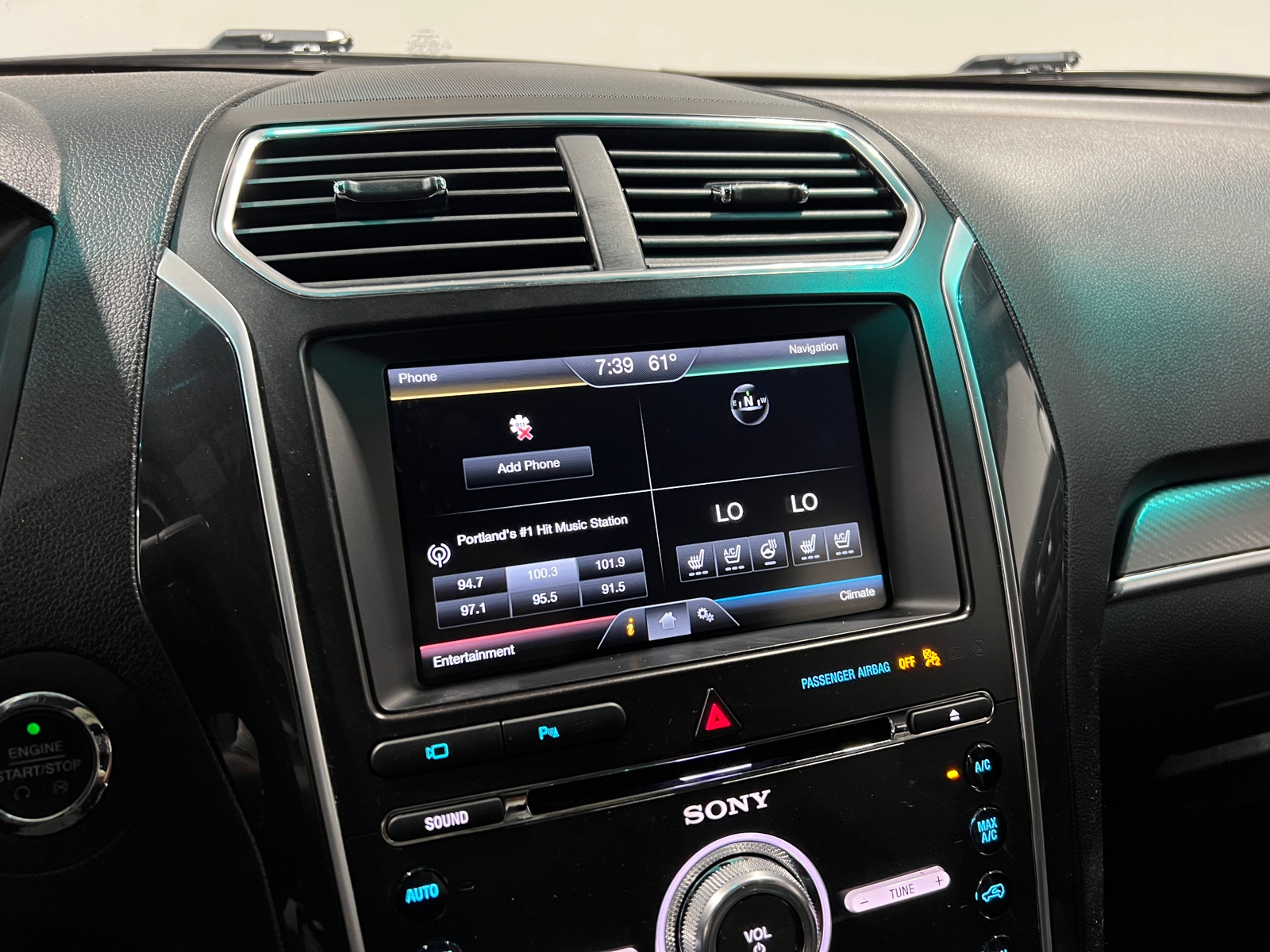 Thumbnail: 2016 Ford Explorer - 3