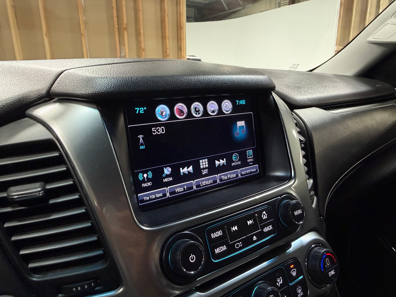 Thumbnail: 2016 Chevrolet Tahoe - 3