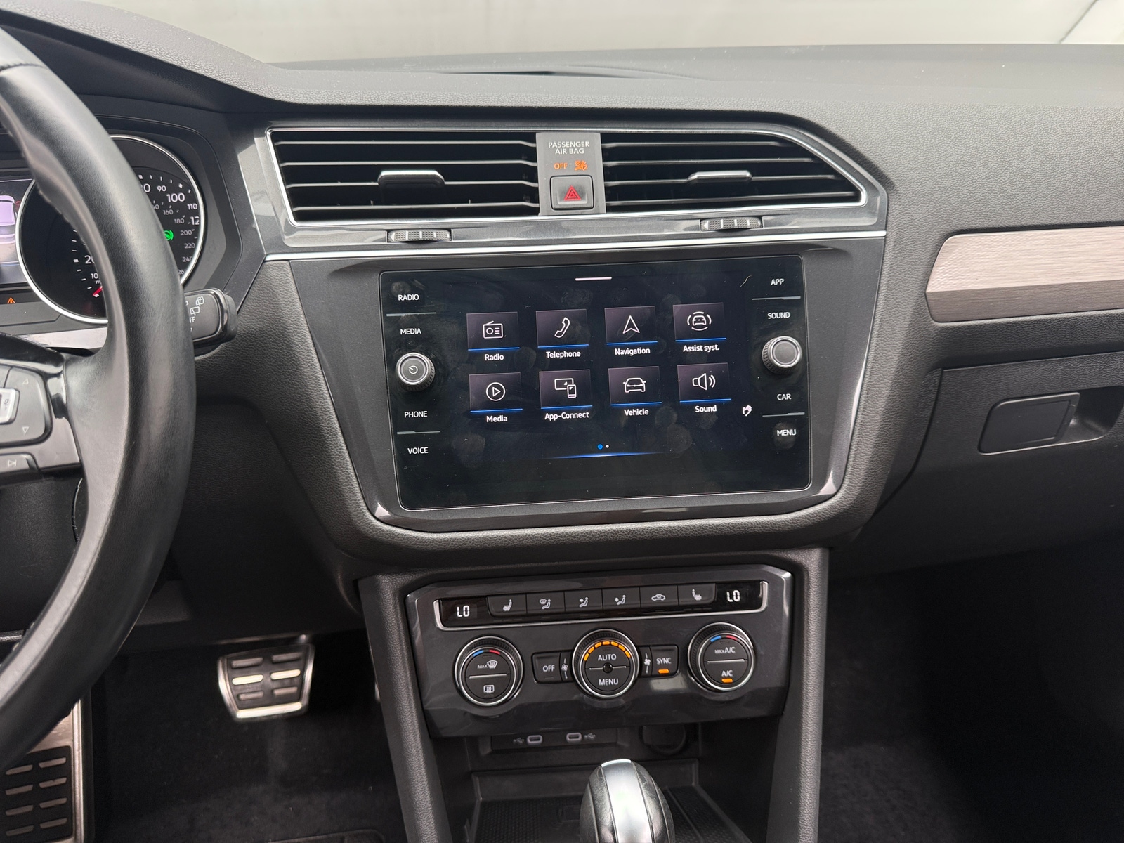 Thumbnail: 2021 Volkswagen Tiguan - 3
