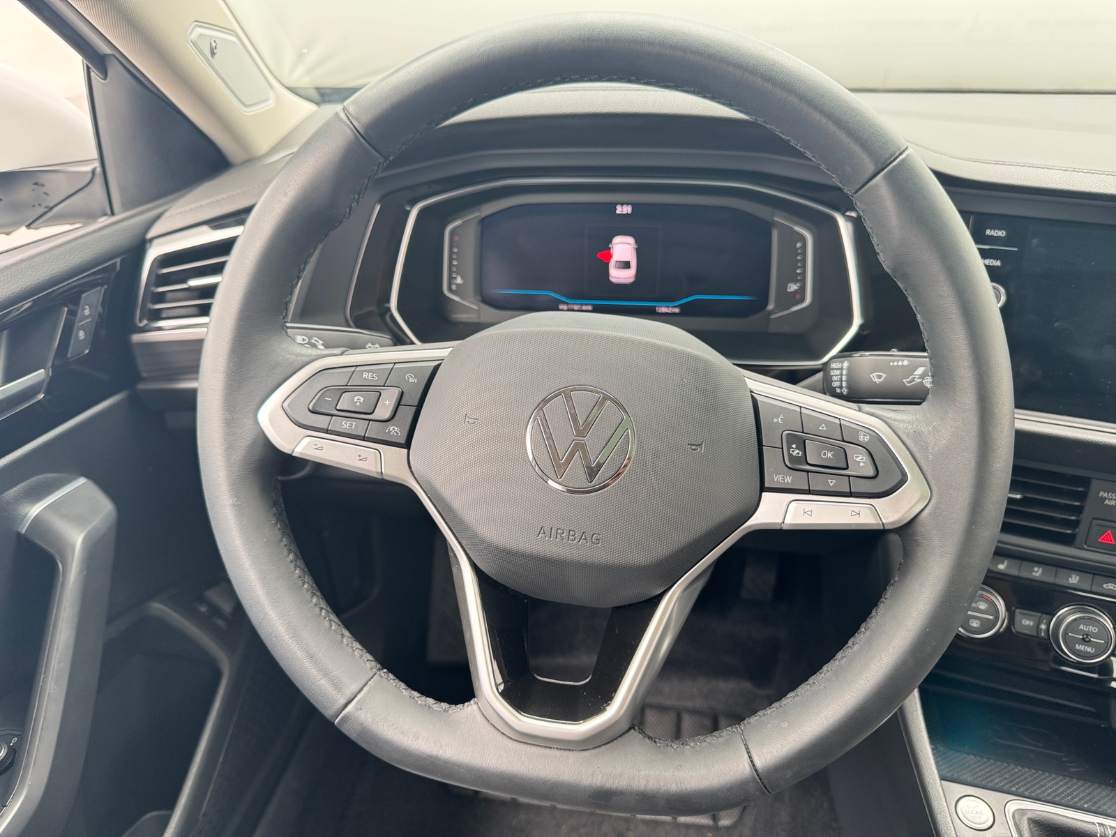 Thumbnail: 2024 Volkswagen Jetta - 4