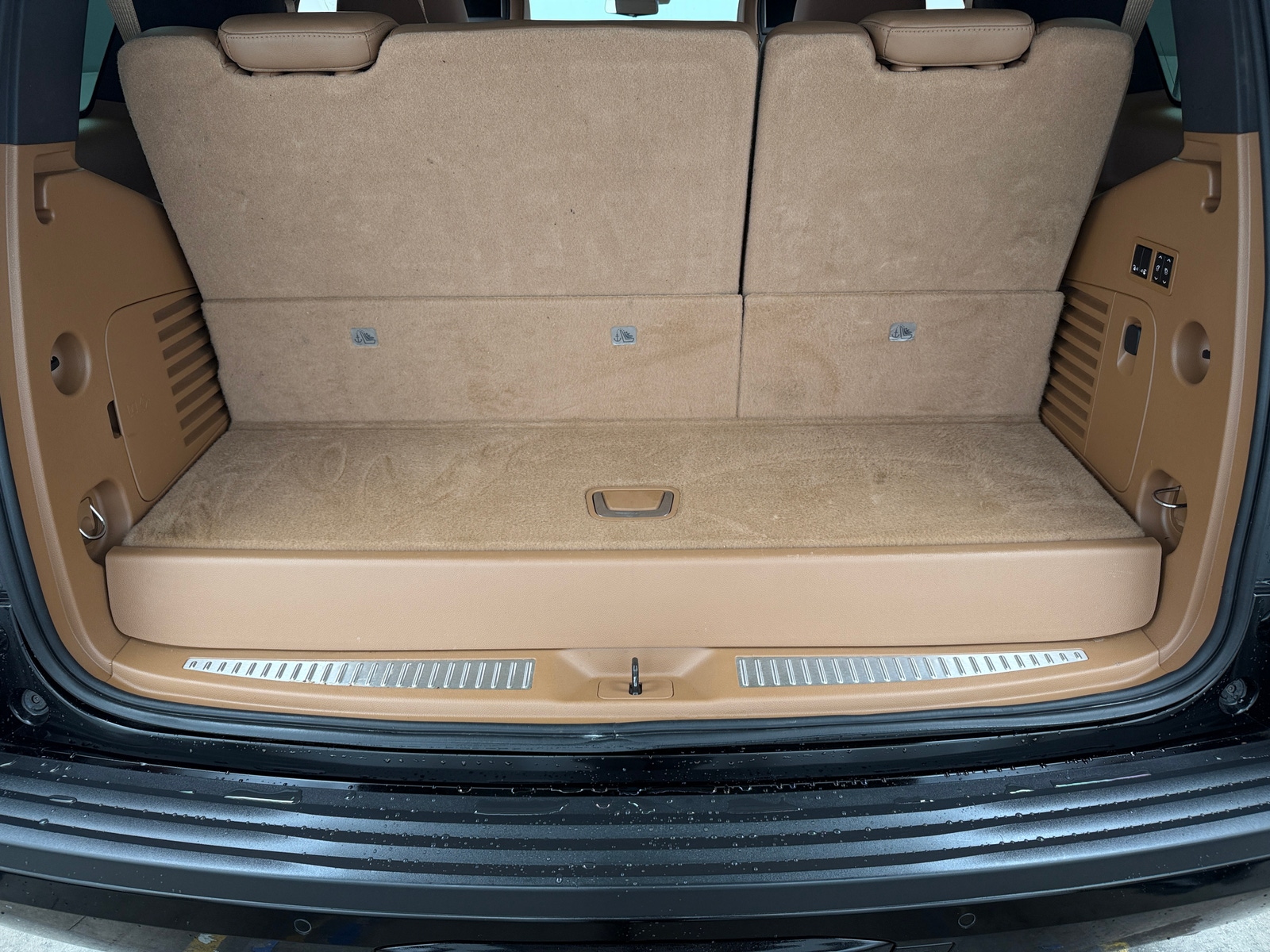 Thumbnail: 2017 Cadillac Escalade - 6