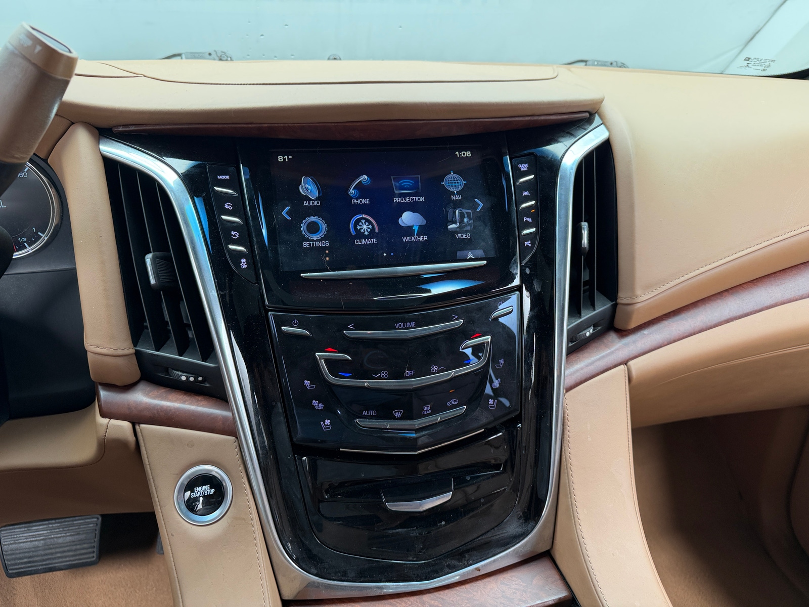 Thumbnail: 2017 Cadillac Escalade - 3