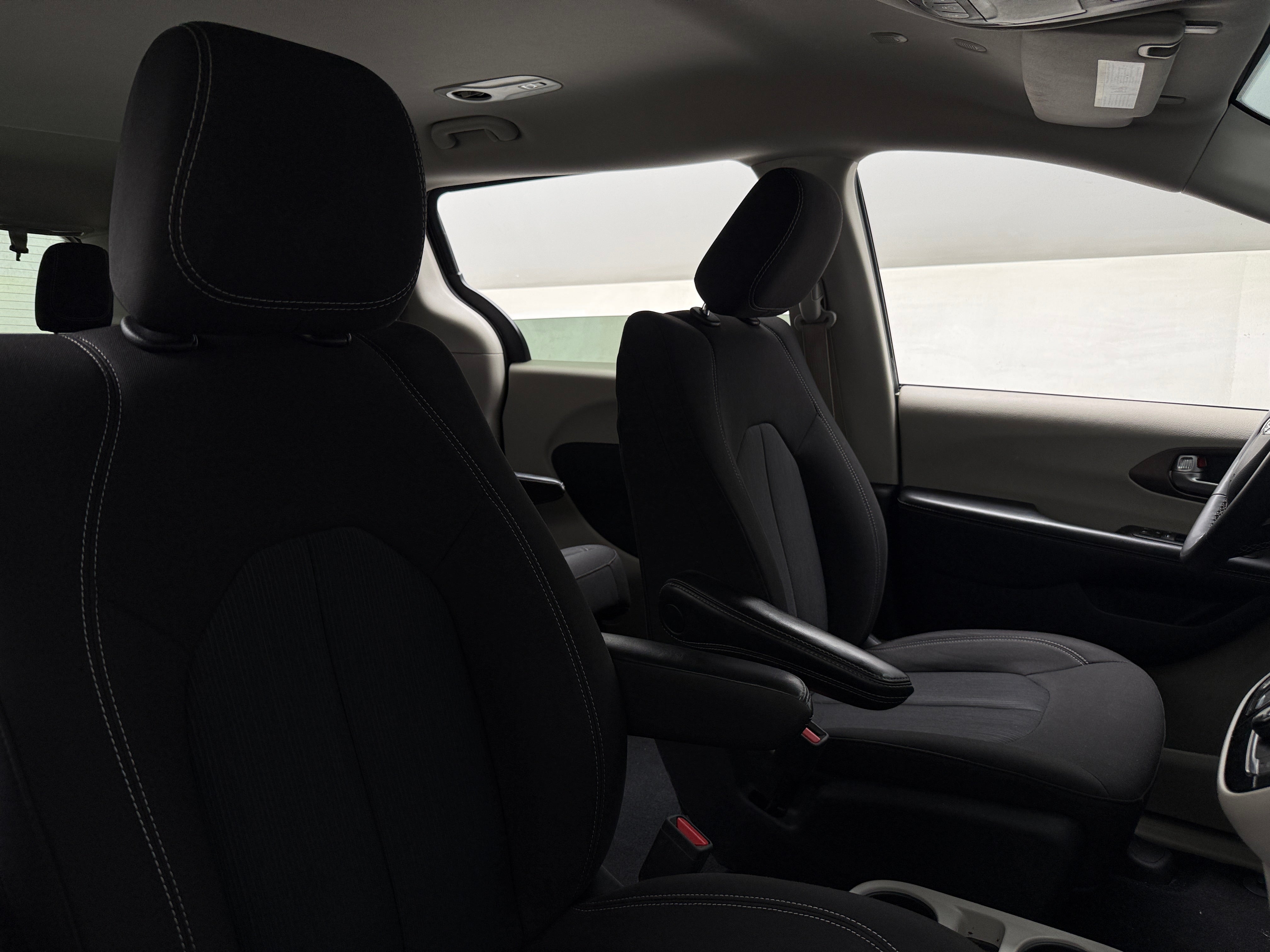 2023 Chrysler Voyager