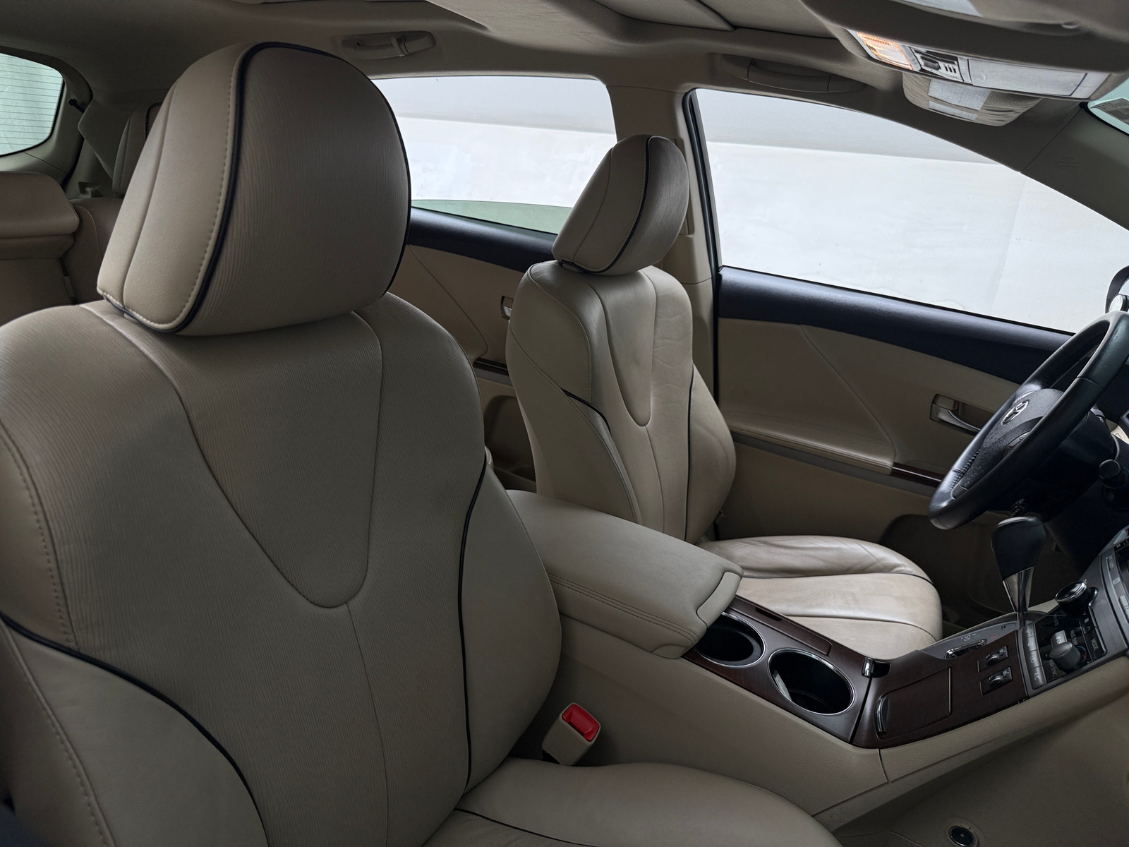 Thumbnail: 2010 Toyota Venza - 2