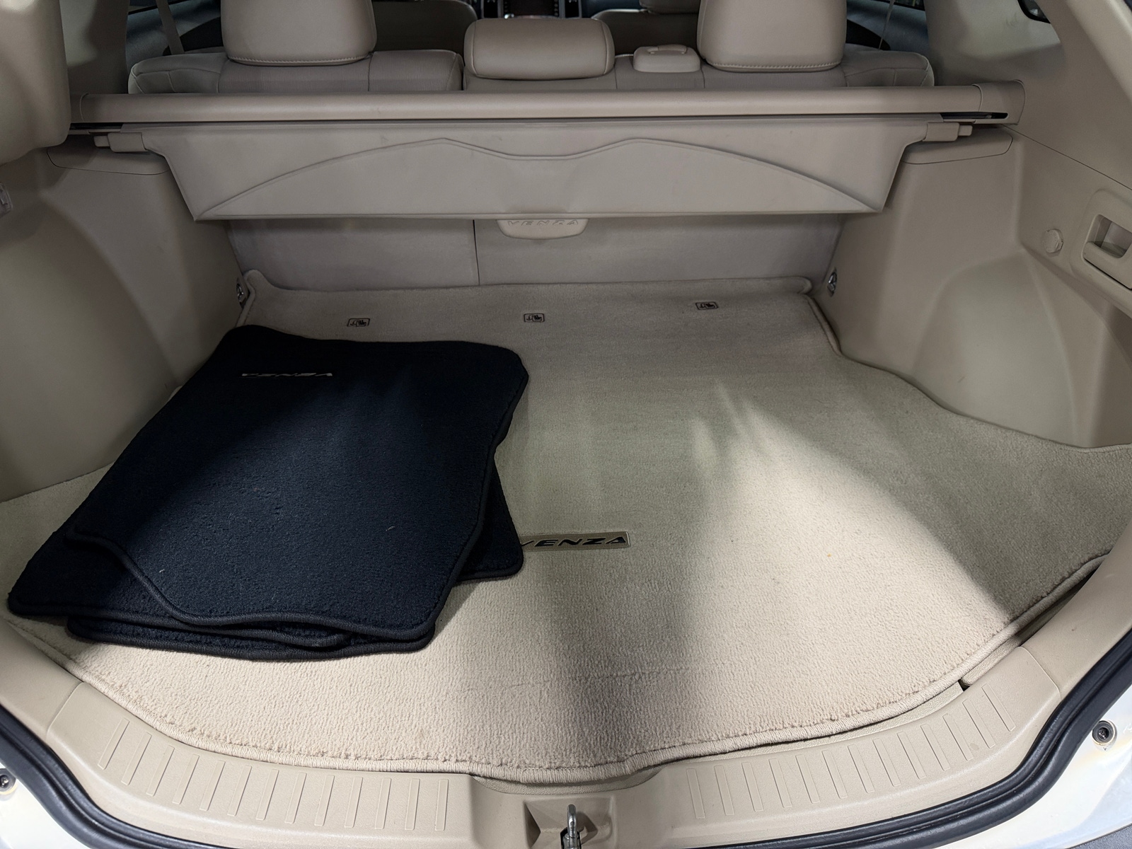 Thumbnail: 2010 Toyota Venza - 7