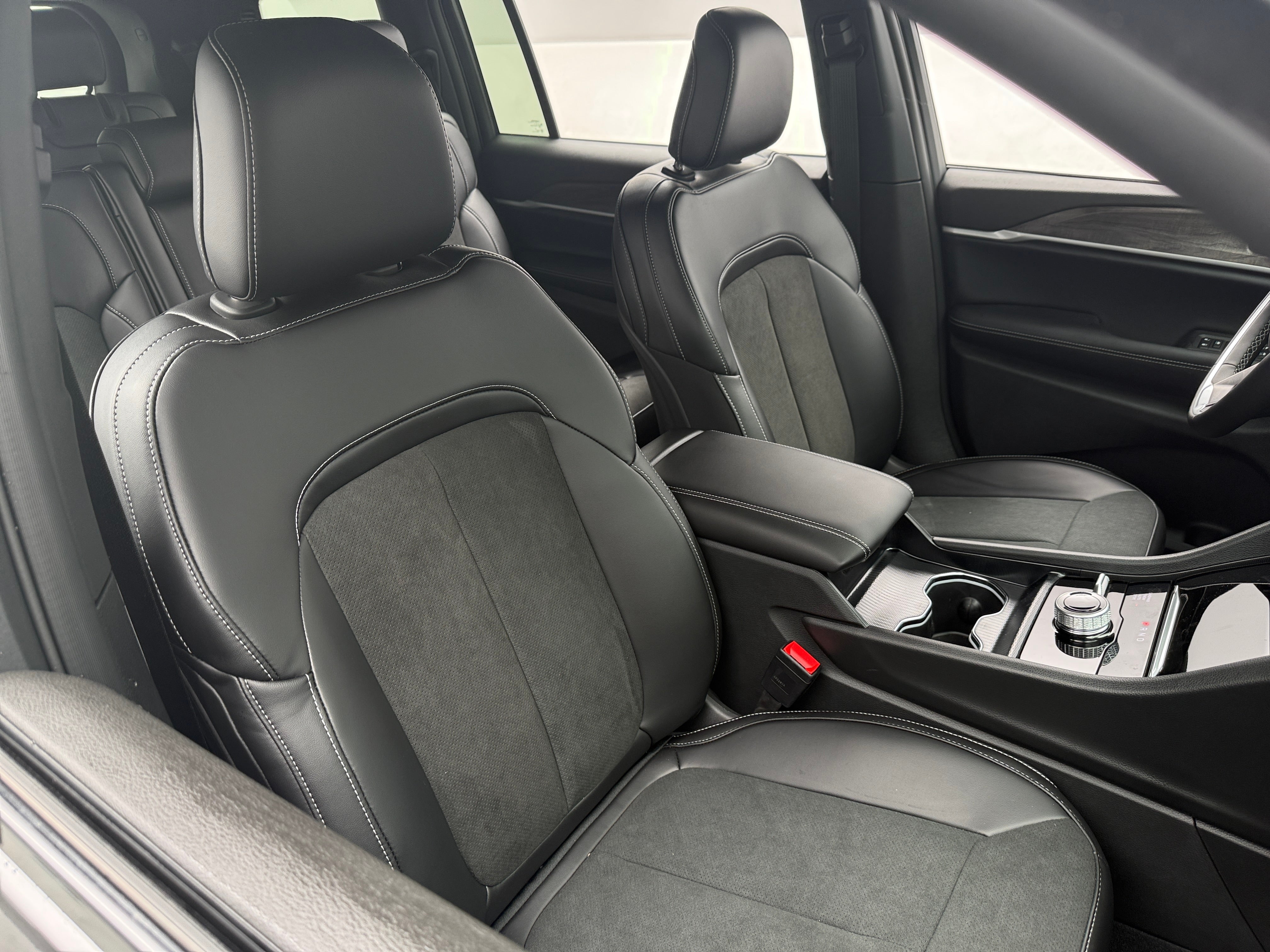 2027 Jeep Grand Cherokee L