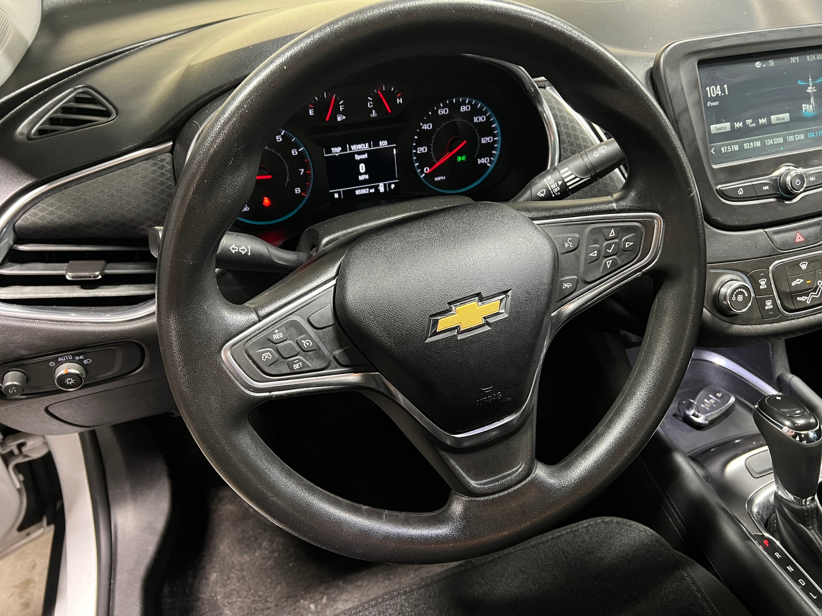 Thumbnail: 2018 Chevrolet Malibu - 5