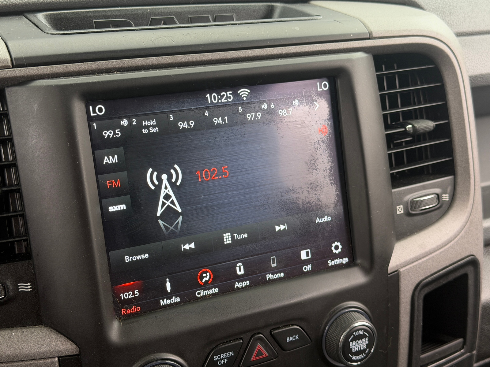 Thumbnail: 2019 RAM 1500 Classic - 4