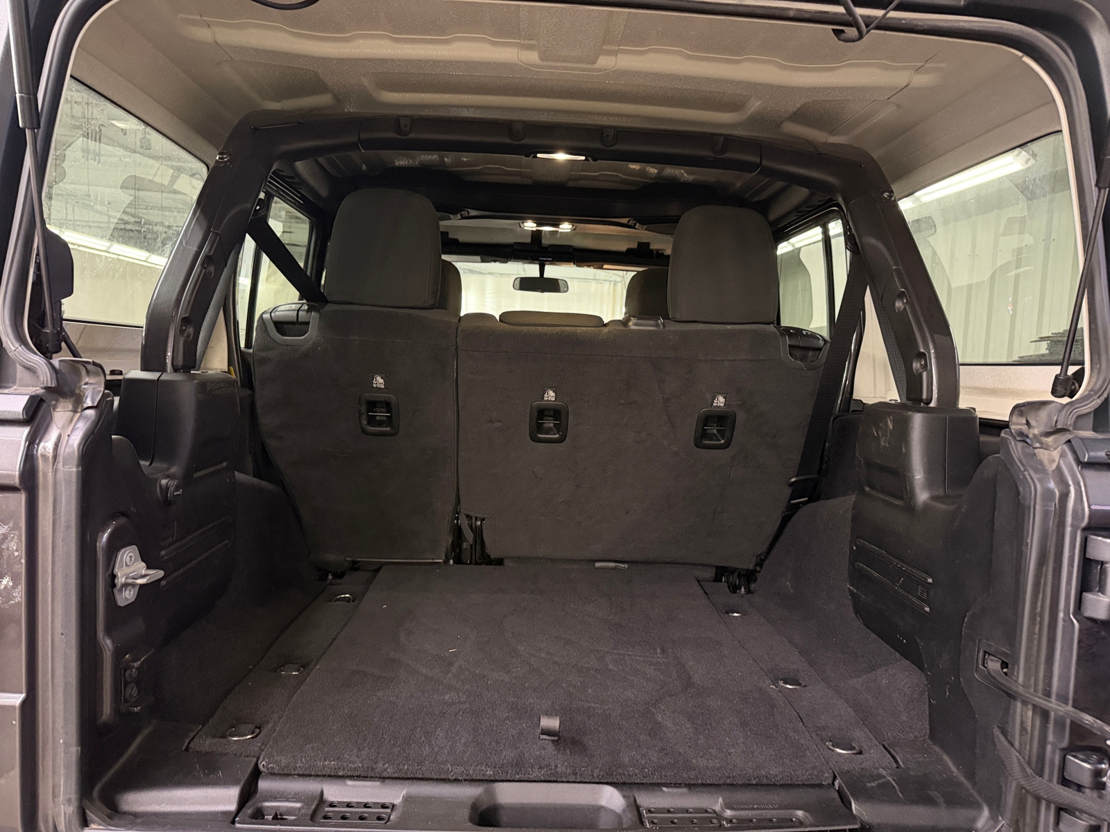 Thumbnail: 2021 Jeep Wrangler - 6