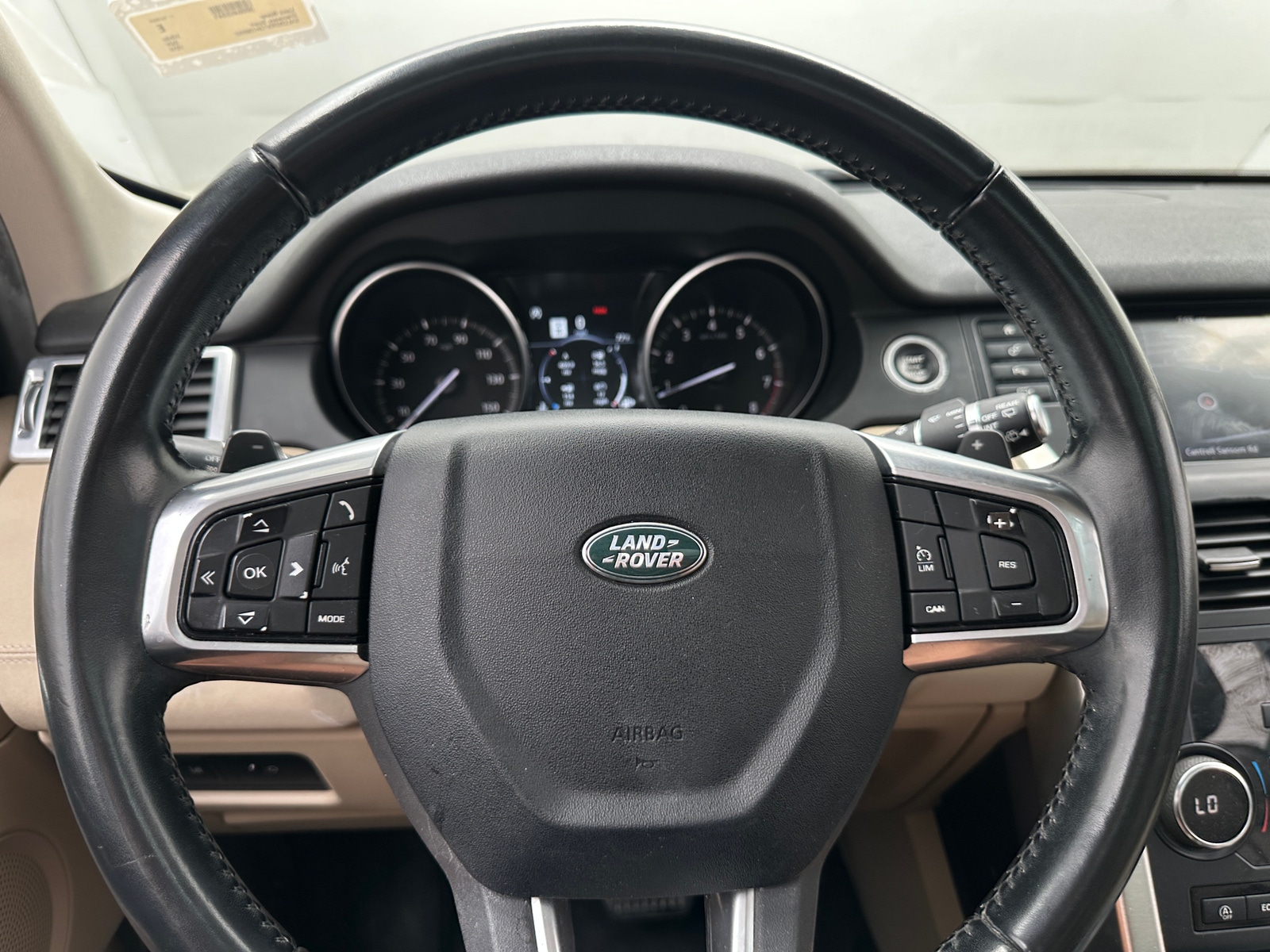 Thumbnail: 2018 Land Rover Discovery Sport - 4