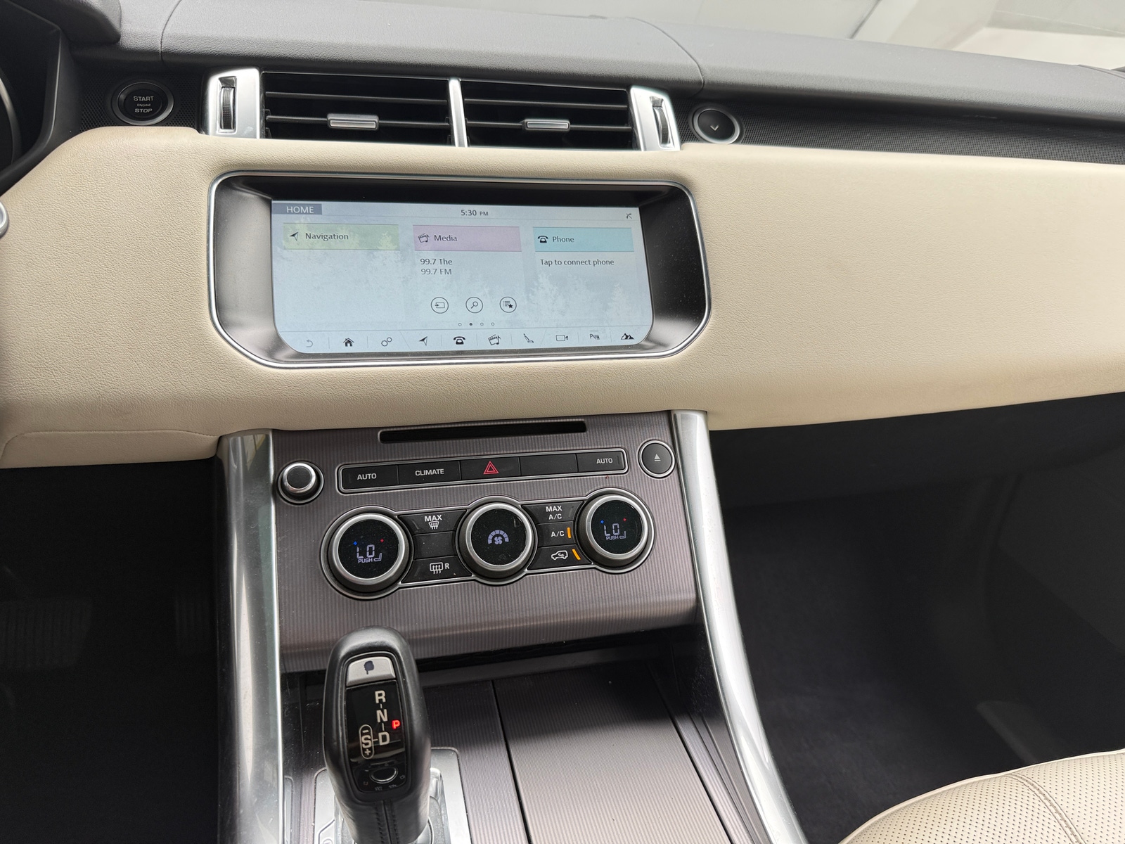 Thumbnail: 2017 Land Rover Range Rover Sport - 3