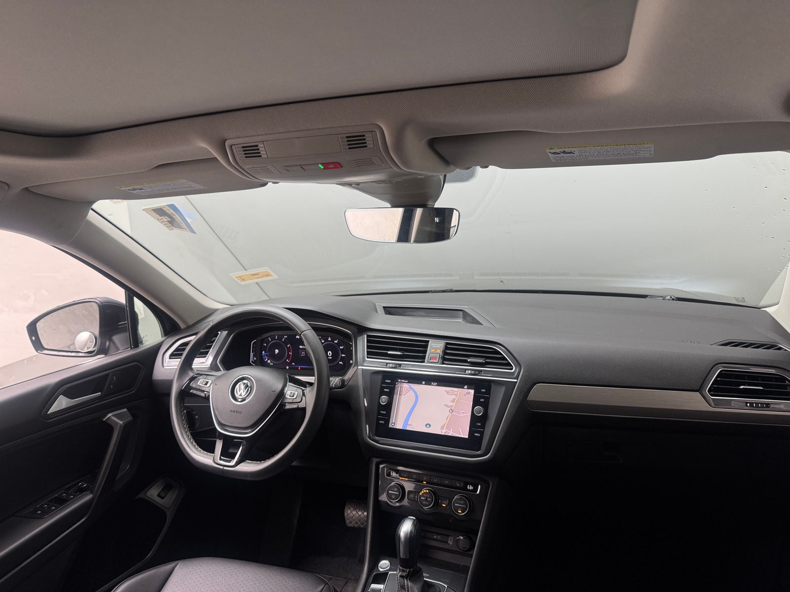 Thumbnail: 2021 Volkswagen Tiguan - 3