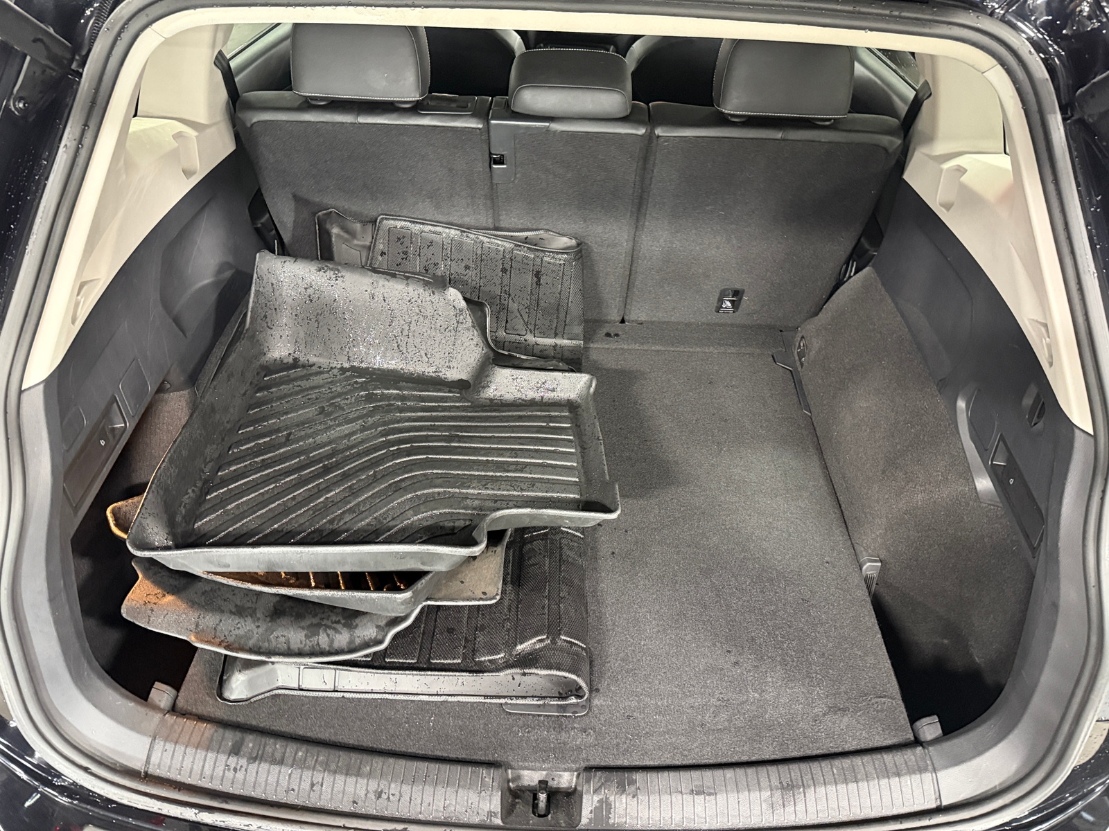 Thumbnail: 2021 Volkswagen Tiguan - 7