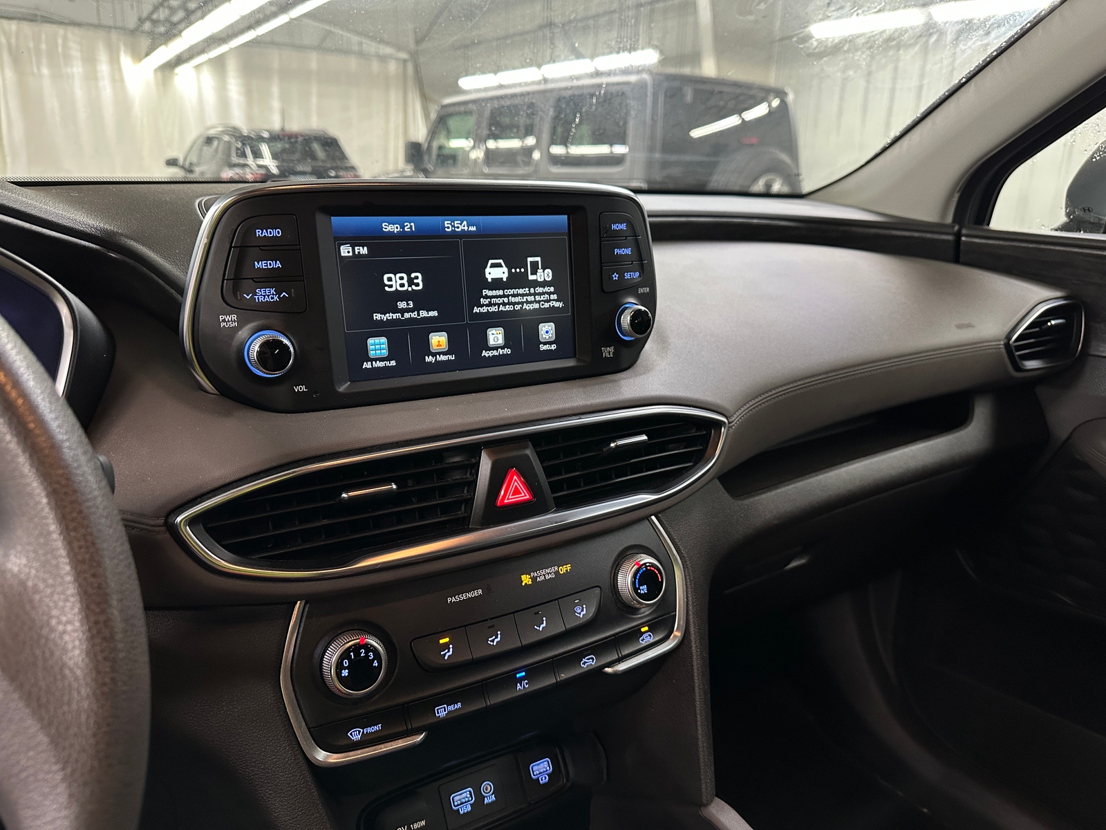 Thumbnail: 2019 Hyundai Santa Fe - 4