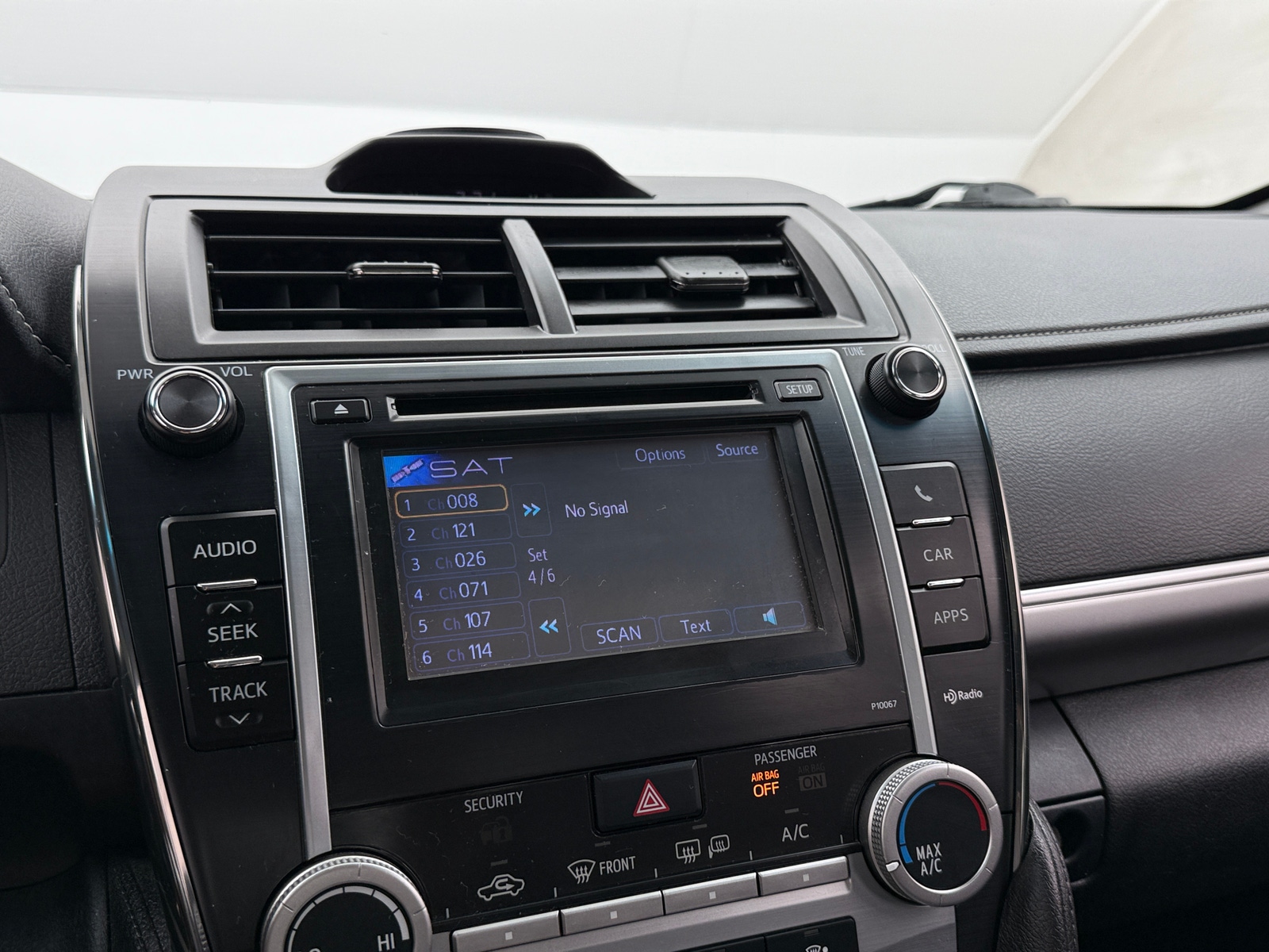 Thumbnail: 2013 Toyota Camry - 4