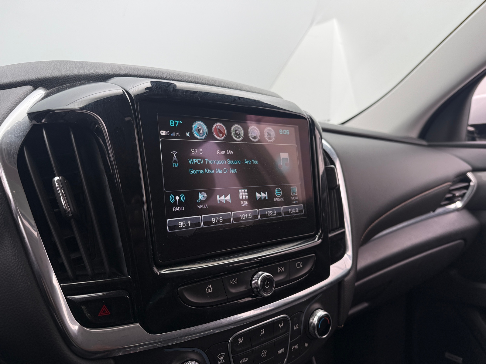 Thumbnail: 2019 Chevrolet Traverse - 3