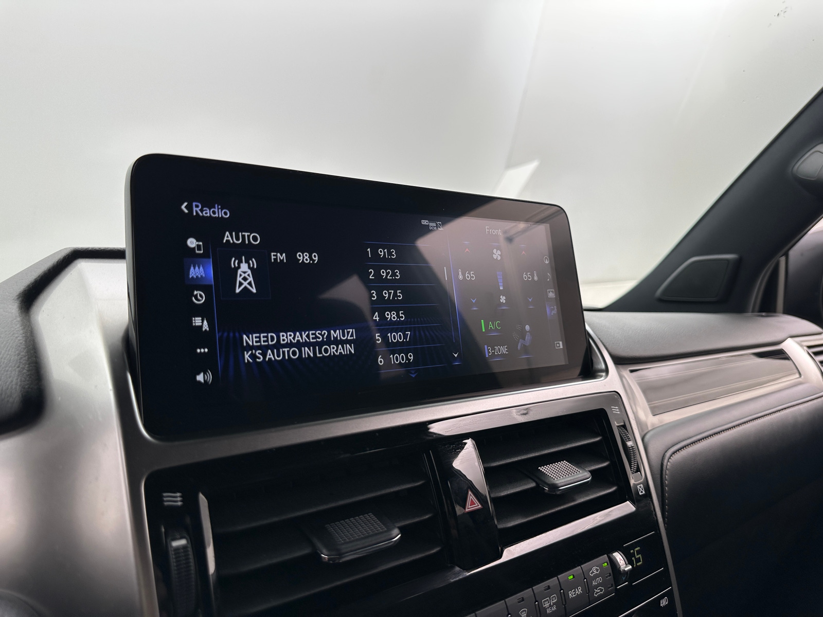 Thumbnail: 2023 Lexus GX - 4