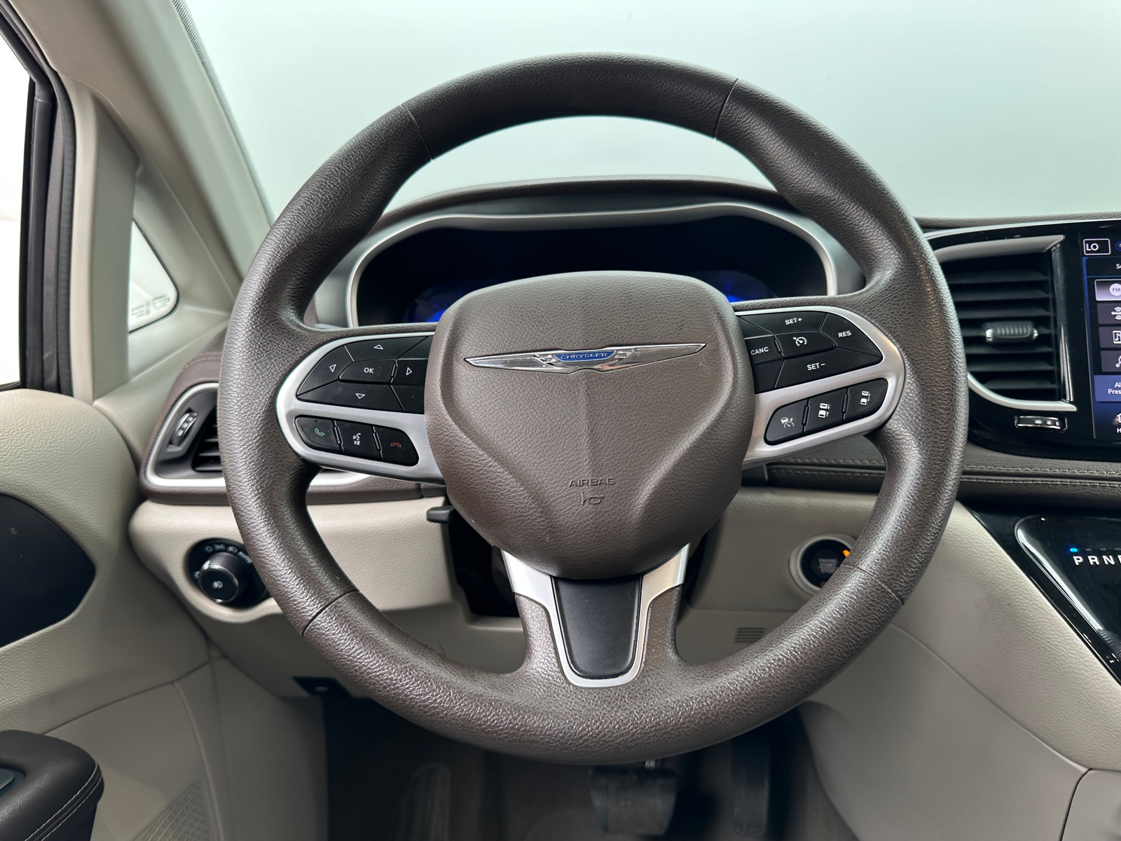 Thumbnail: 2021 Chrysler Pacifica - 5