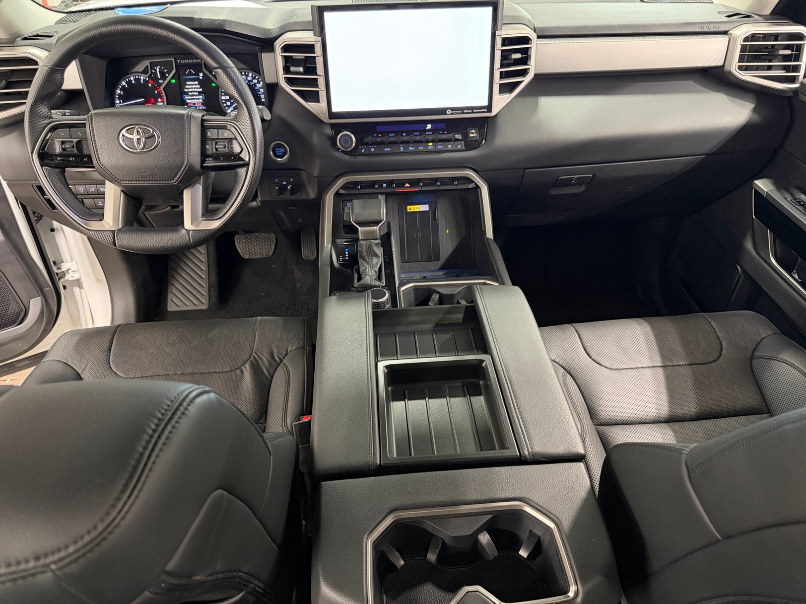 Thumbnail: 2022 Toyota Tundra - 3