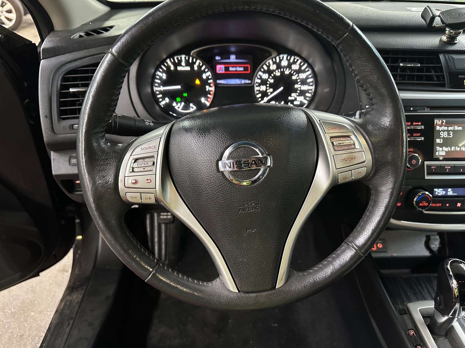 Thumbnail: 2017 Nissan Altima - 4