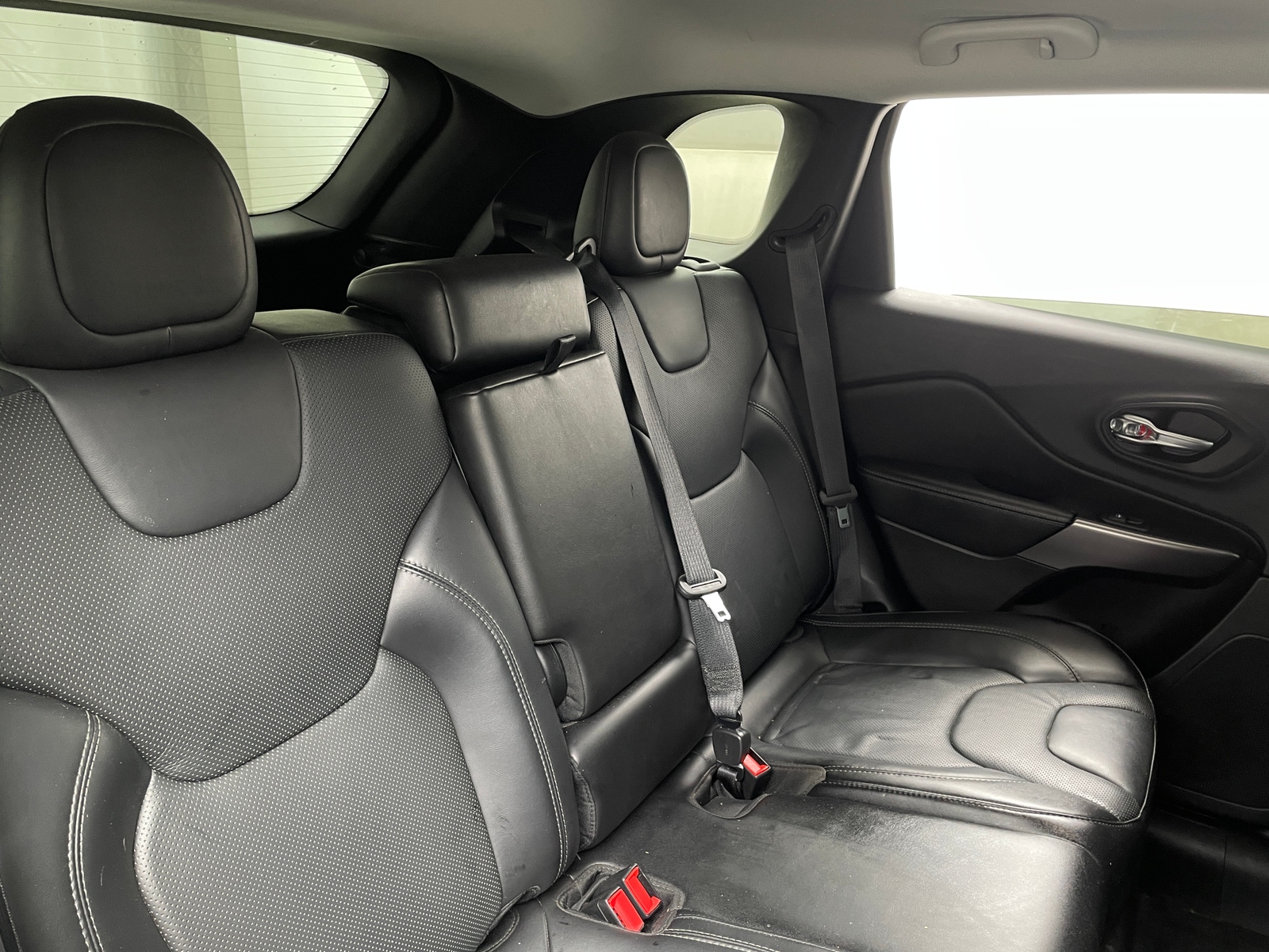 Thumbnail: 2019 Jeep Cherokee - 5
