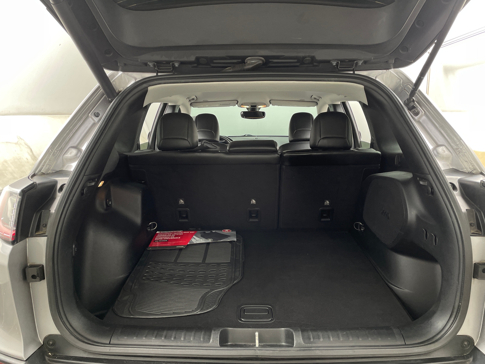 Thumbnail: 2019 Jeep Cherokee - 6