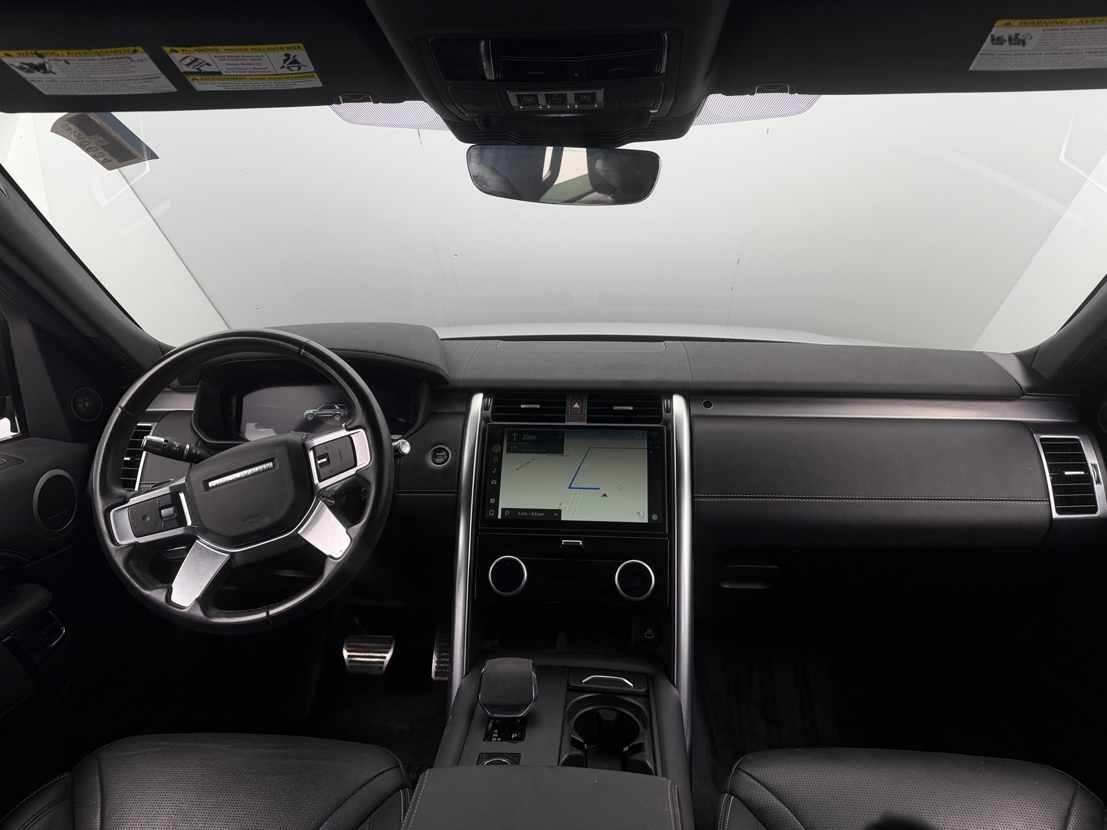 Thumbnail: 2022 Land Rover Discovery - 3