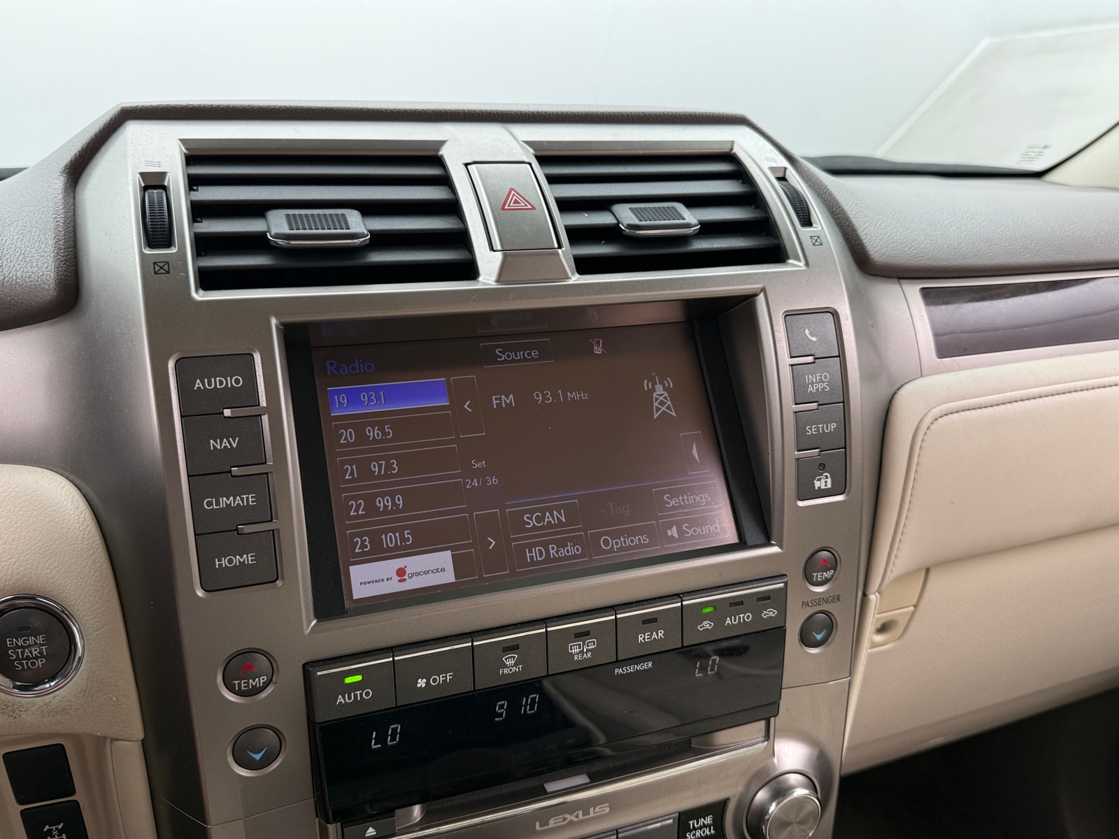 Thumbnail: 2015 Lexus GX - 3